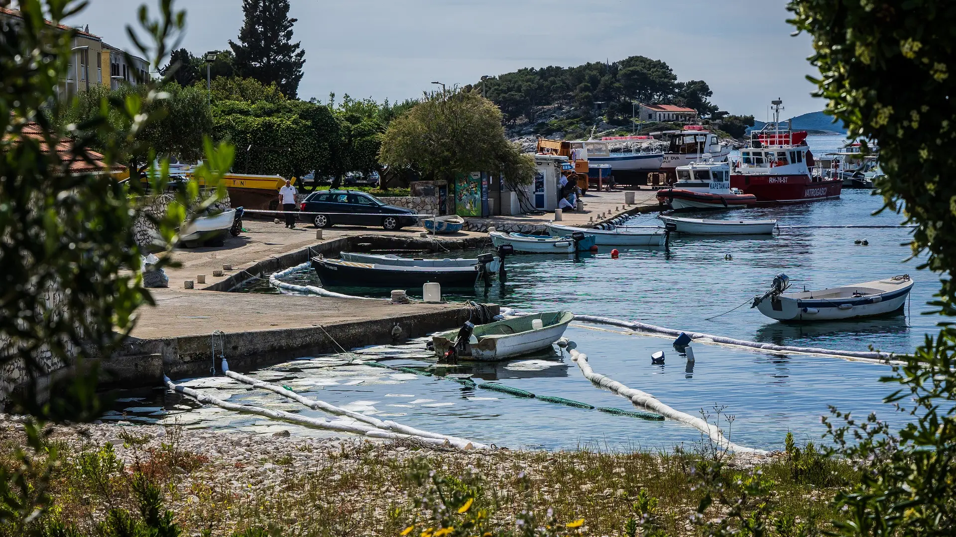 hvar, izlila se nafta na hvaru - 25 april 2025 - Zvonimir Barisin PIXSELL (1)-680e2fbe64aa0.webp