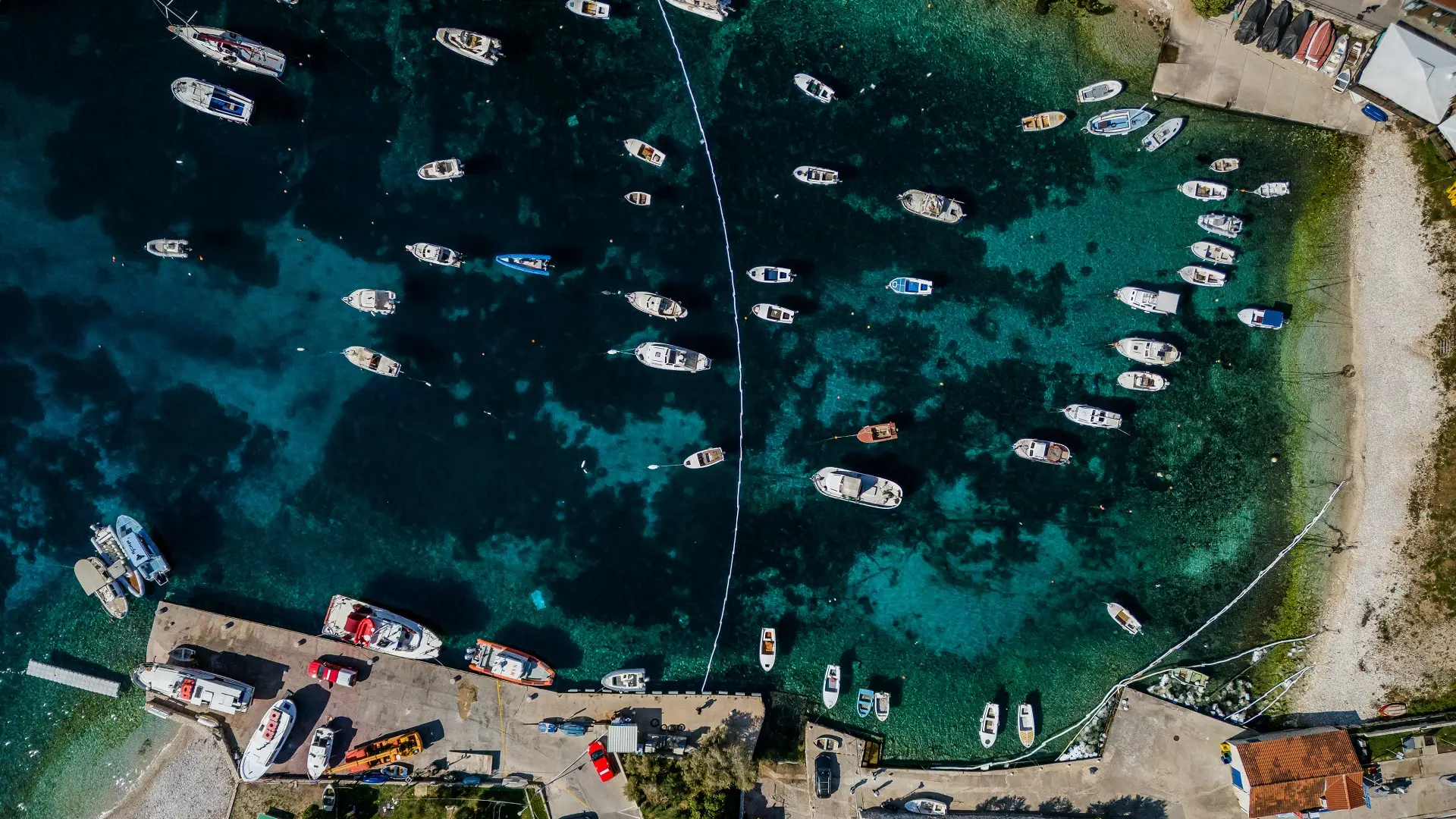 hvar, izlila se nafta na hvaru - 25 april 2025 - Zvonimir Barisin PIXSELL (4)-680e2ff0ed7ae.webp