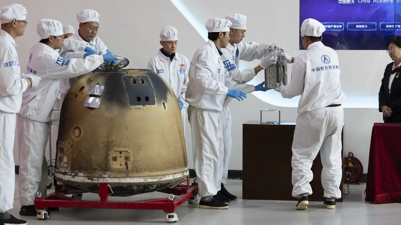 kineski naučnici, lunarna mesečeva misija, mesečevo kamenje, chang'e-6, misija čang'e-6 - 2 jan 2025 - profimedia-0885474200-680a4246baec2.webp