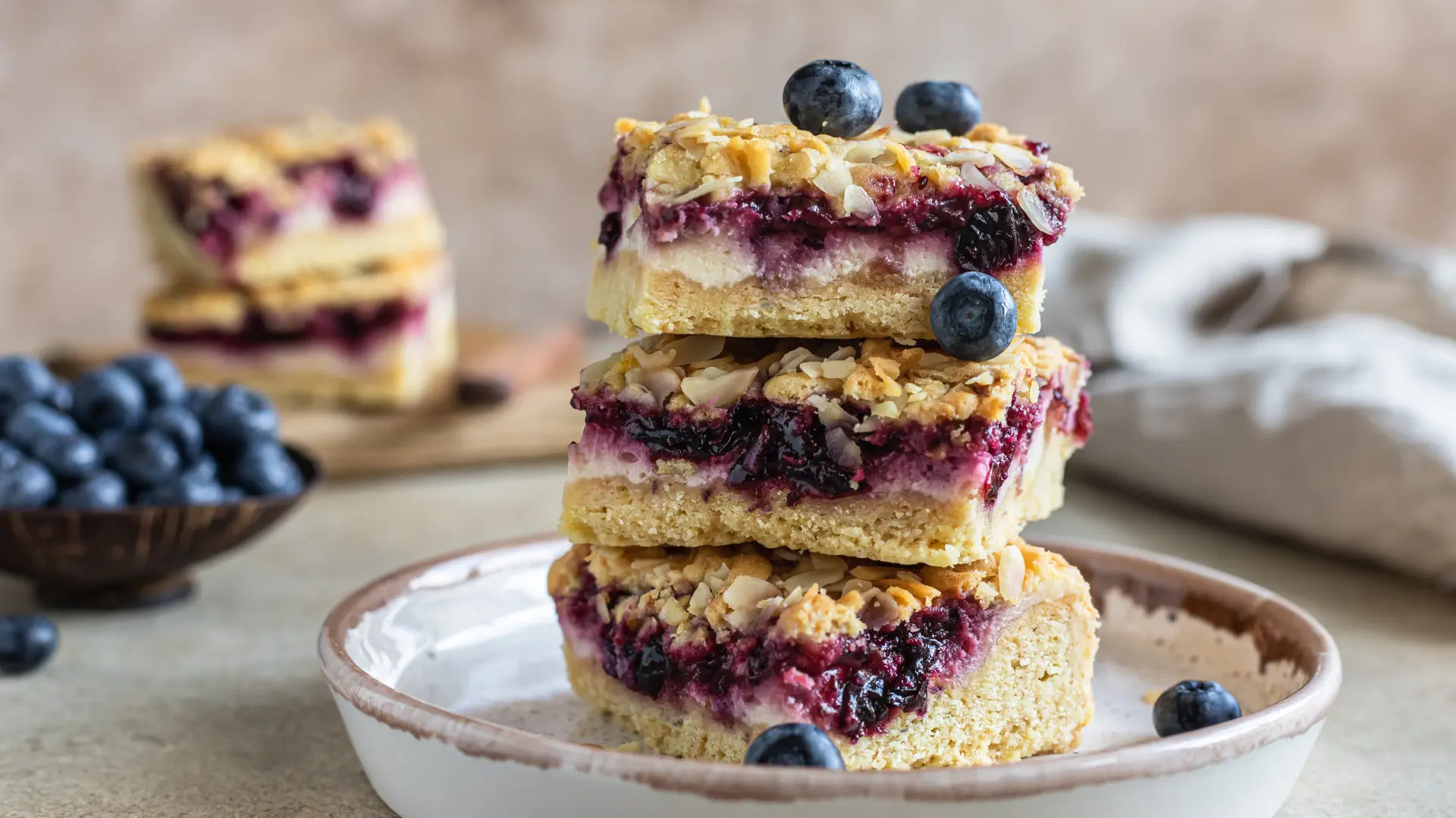 pita sa borovnicama shutterstock-67ed076a58a57.webp