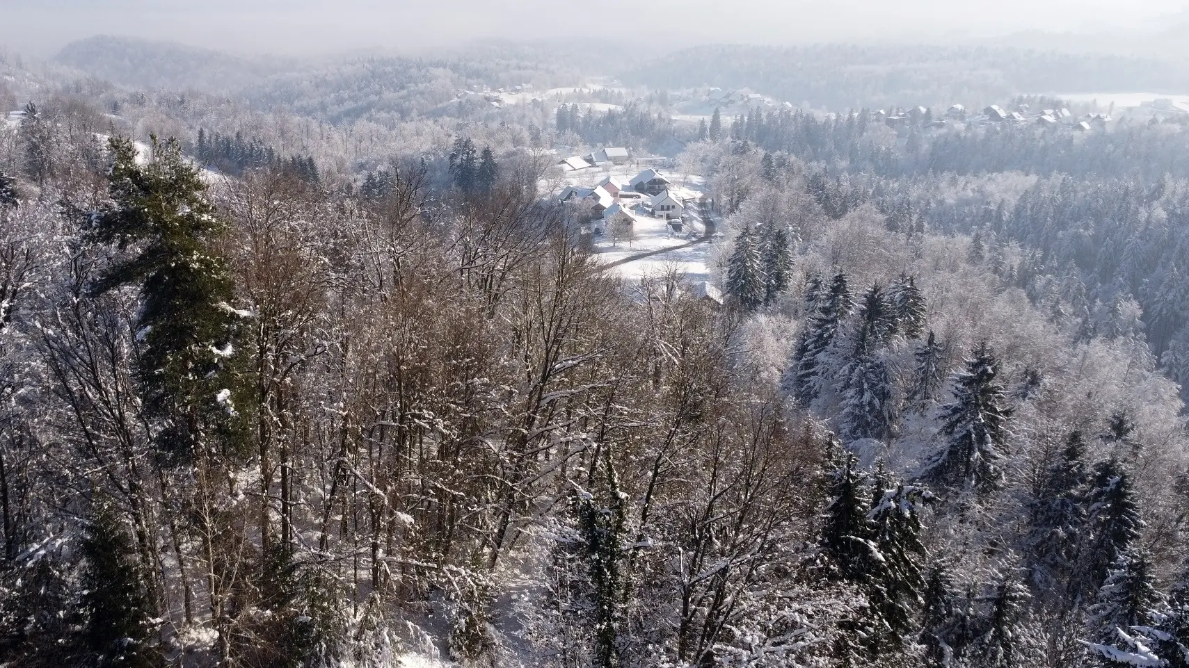 slovenija, medvode, sneg - Borut Živulović PIXSELL F.A. BOBO-67f23c094fedc.webp