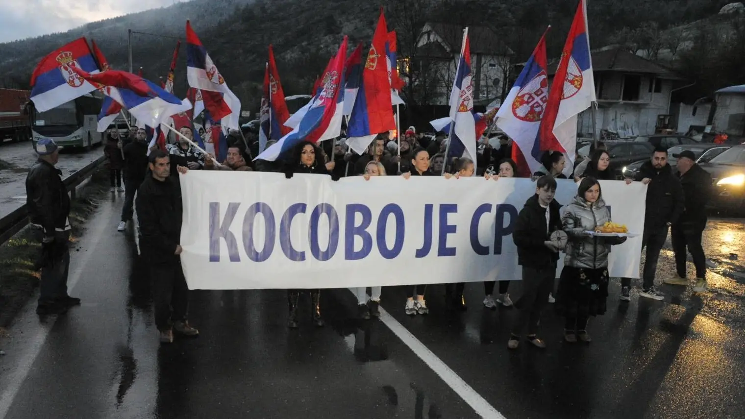 srbi sa kim, kosova i metohije, kosmeta, stigli do ušća, ušće - 6 april 2025 - TANJUG STR (2)-67f36cf1dfaed.webp