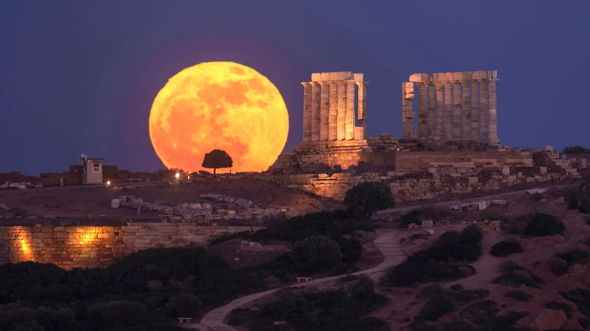 AP PhotoPetros Giannakouris, Tanjug pun mesec atina horoskop-6813424525596.webp