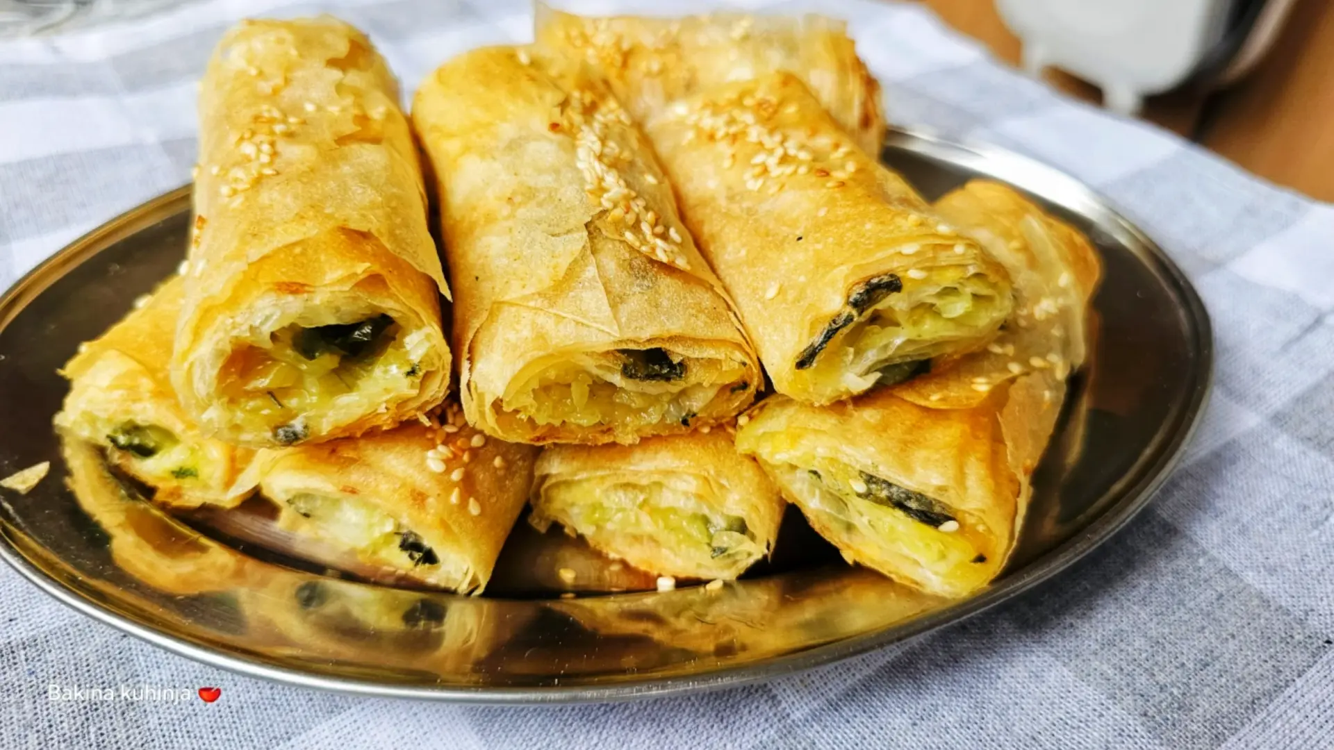 Pita sa mladim lukom bakina kuhinja-6837018fc50e4.webp