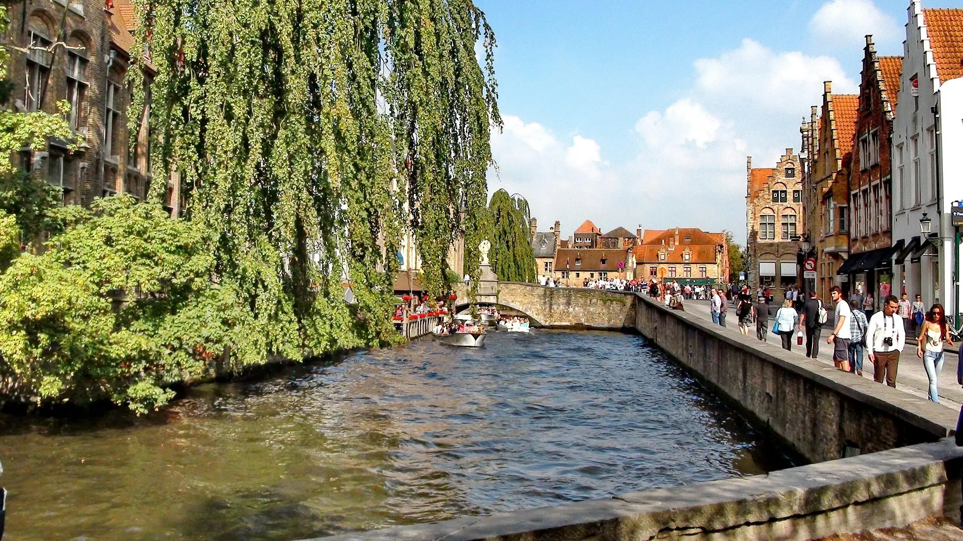bruges-3889129_1920 grad briž pixabay belgija-6831e00451e31.webp