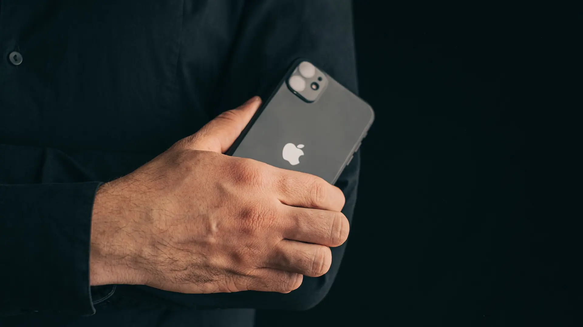 iphone apple ajfon - shutterstock_1950069853-681b2261c8476.webp