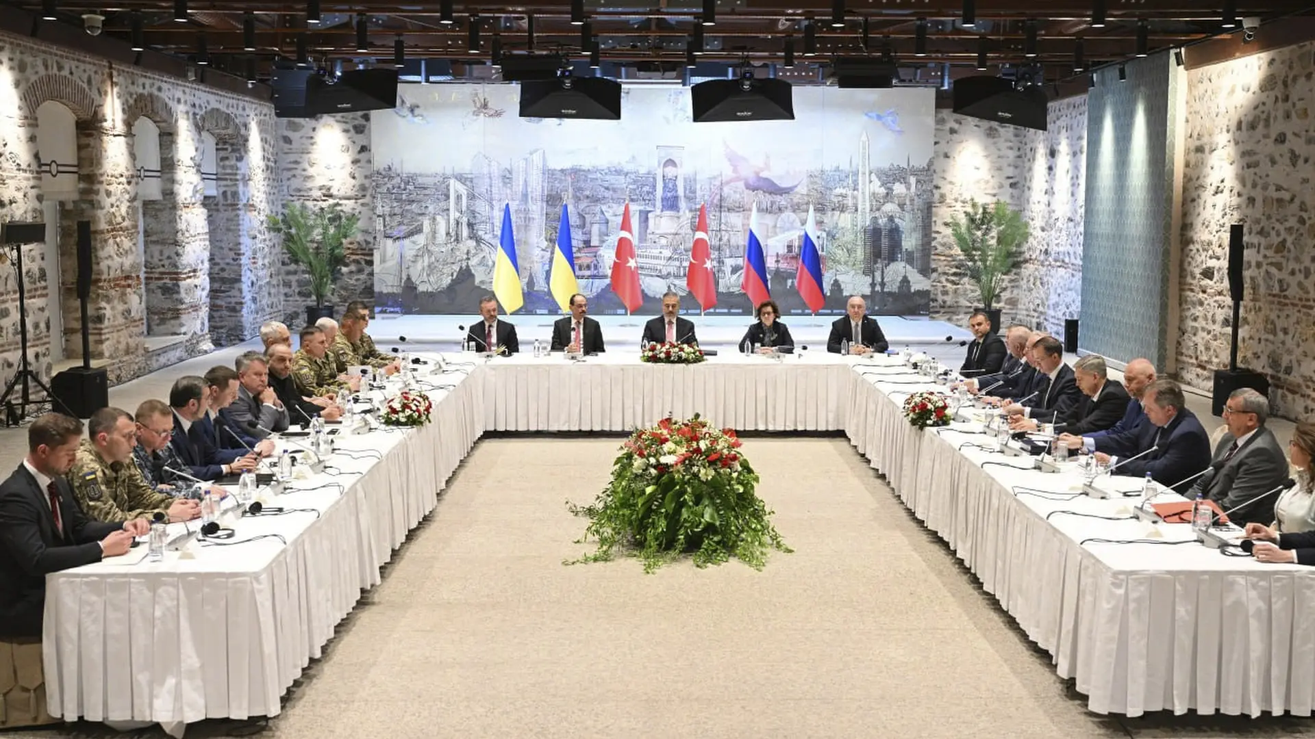 mirovni pregovori rusije i ukrajine u istanbulu, istanbul - 16 maj 2025 - Tanjug Ramil Sitdikov, Sputnik Pool Photo via AP-682739f39e53f.webp