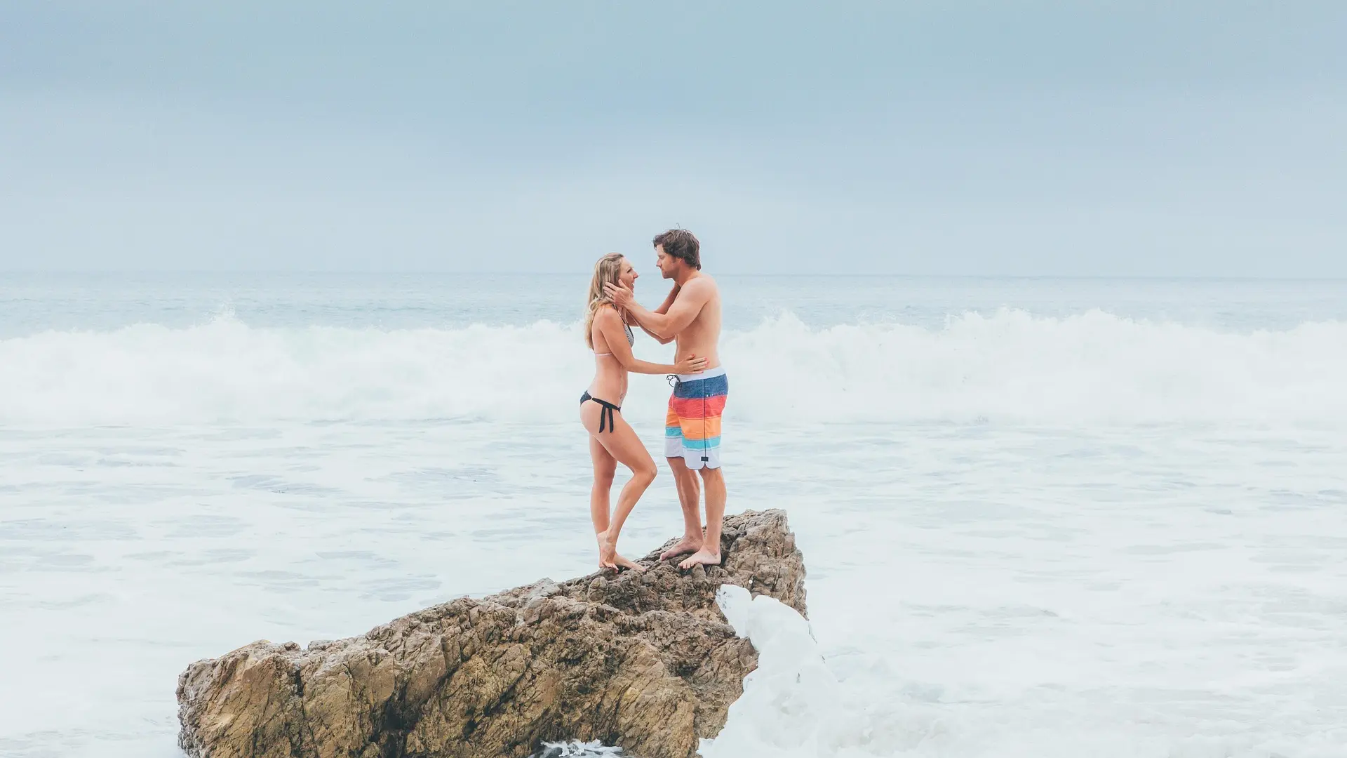 par more ljubav leto jun plaža pixabay-6836df6351078.webp