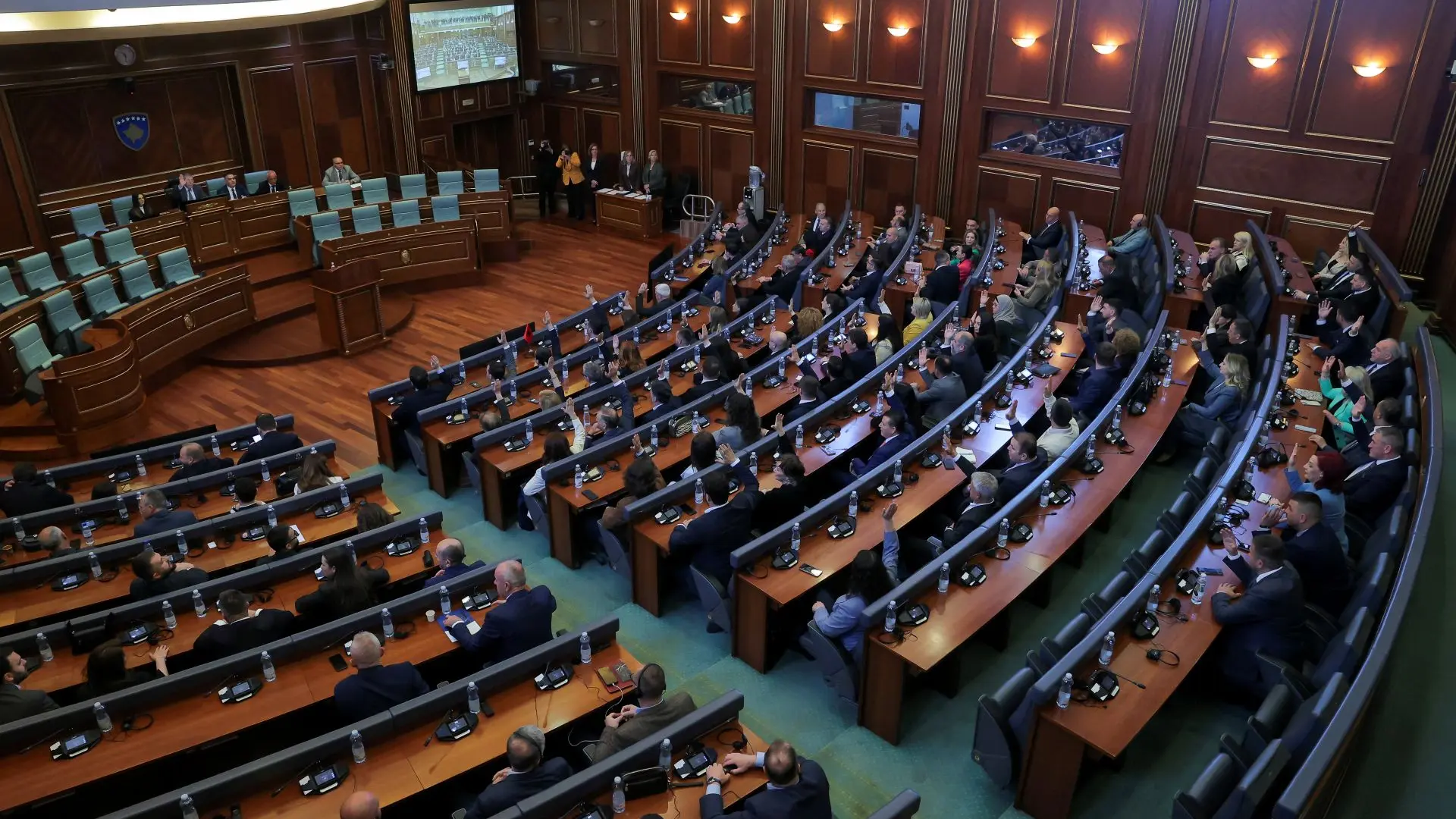 parlament u Prištini, prištinski parlament - REUTERSValdrin Xhemaj-6815e3ea982da.webp
