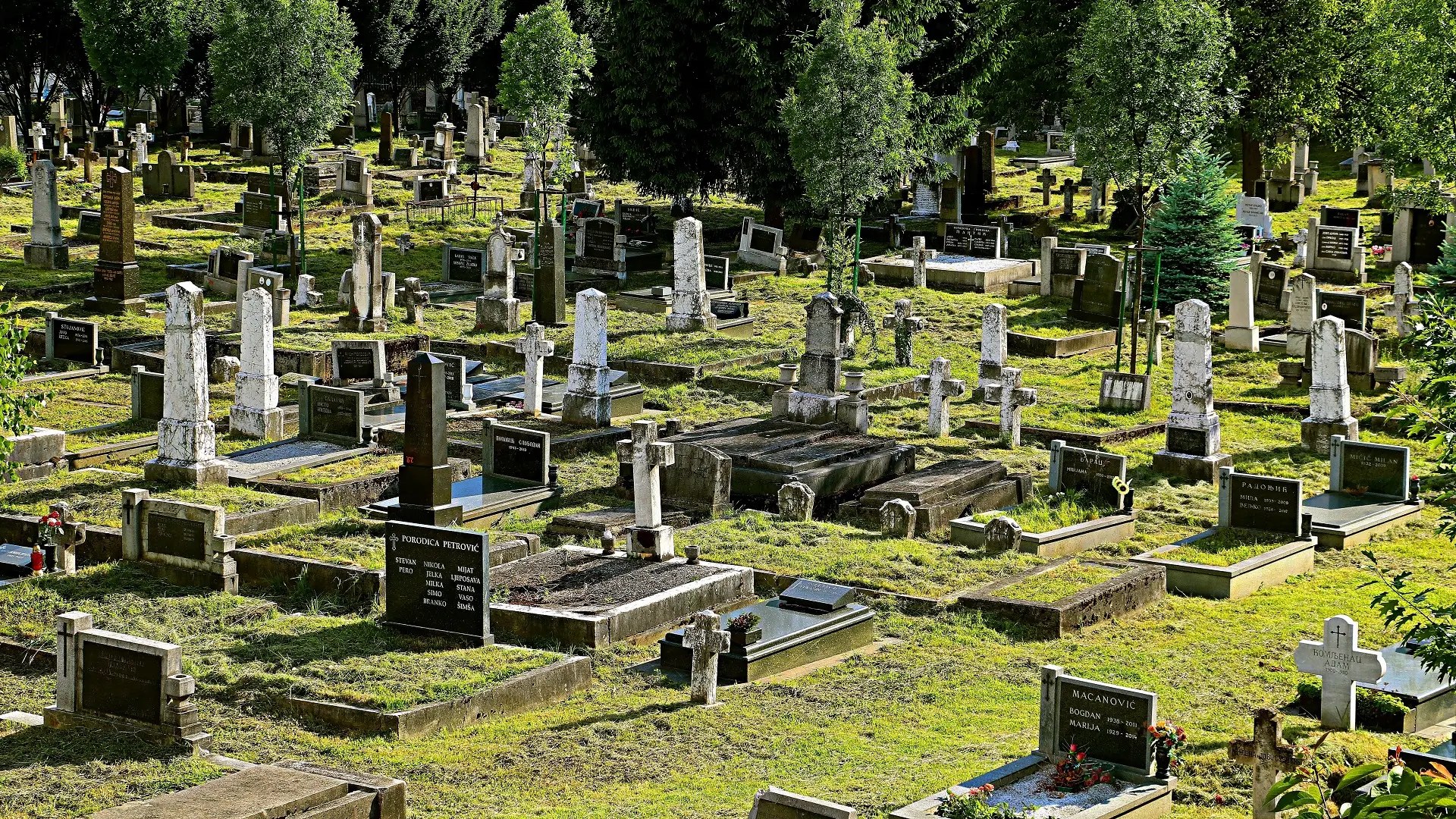 pravoslavno groblje u sarajevu - shutterstock_2559154227-6828b6d5d6275.webp