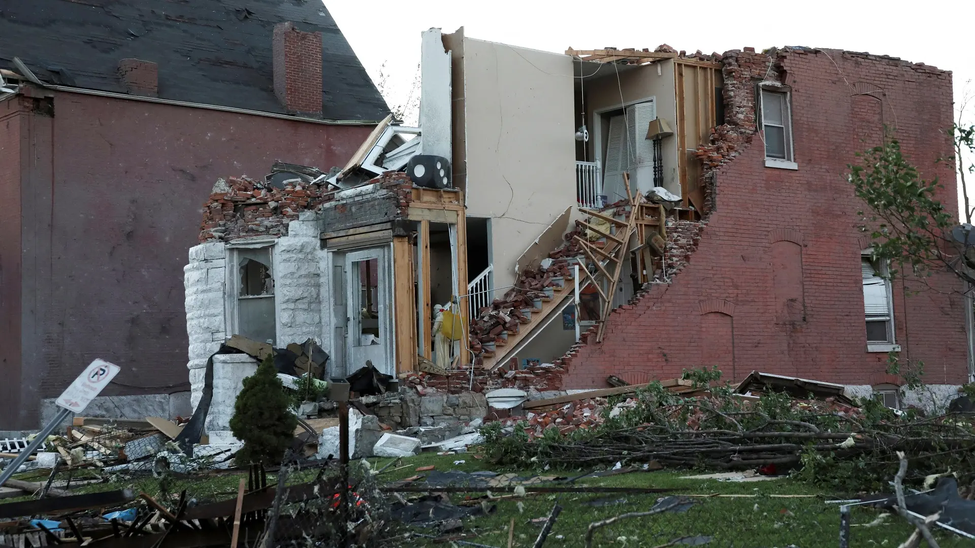 sent luis, misuri - nevreme, oluja, tornado - 17 maj 2025 (2)-6828a1f18b4dd.webp