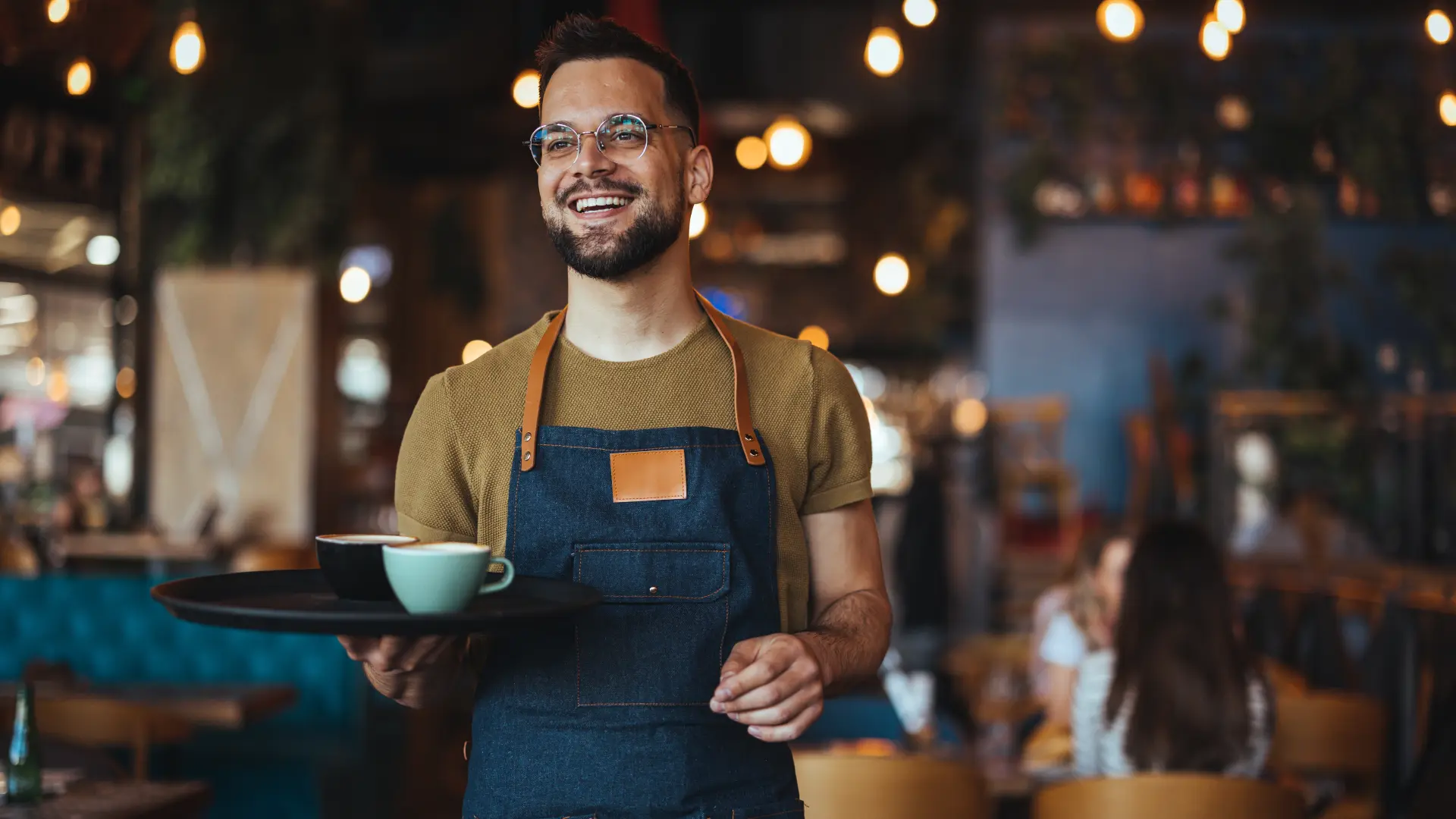 shutterstock_2557886087 konobar kafić kafa restoran kafeterija-683041a2a119e.webp