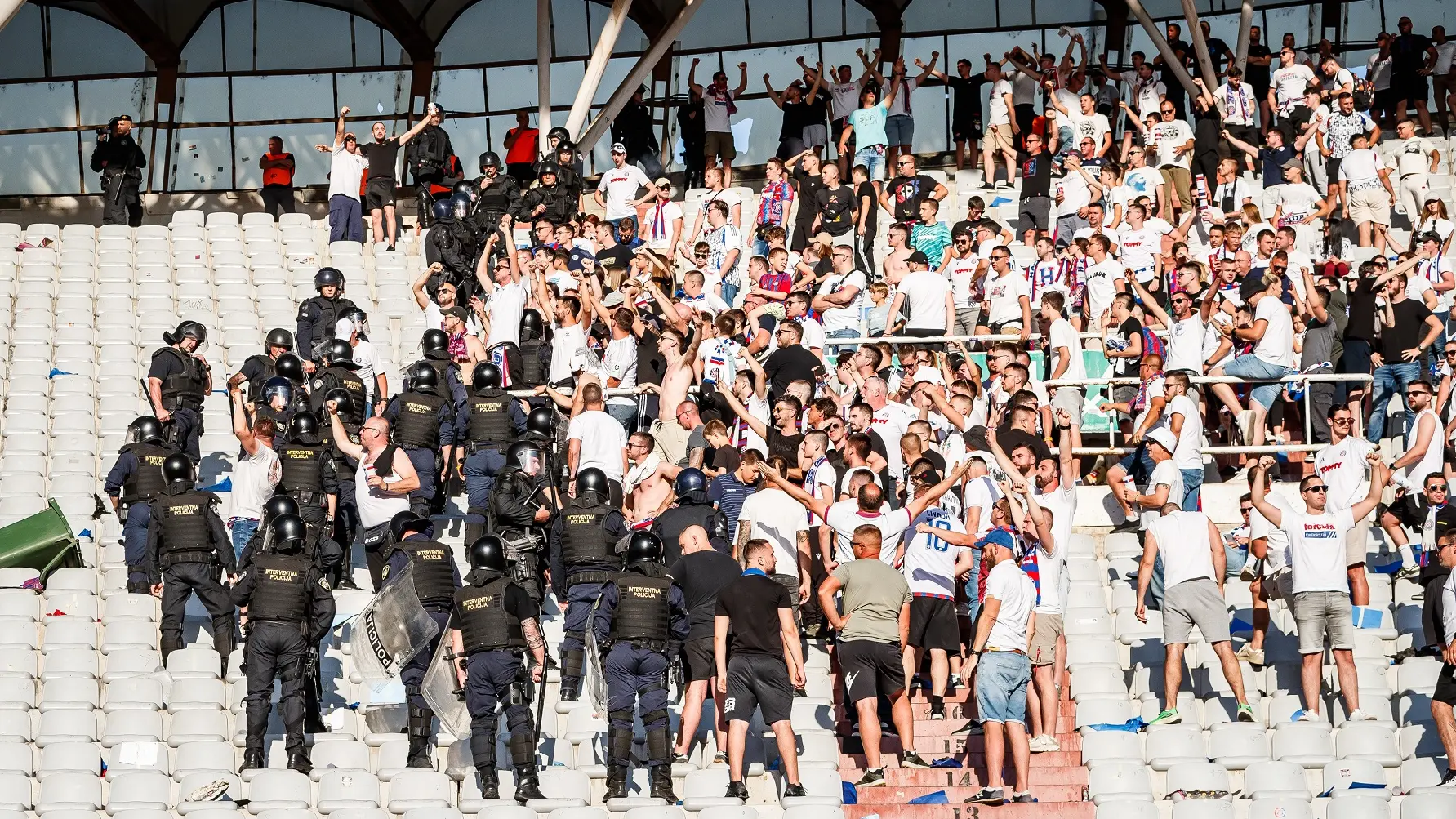 sukob navijača i policije, fk dinamo zagreb hajduk split, 3 maj 2025 - Zvonimir Barisin PIXSELL-6818a735323e9.webp