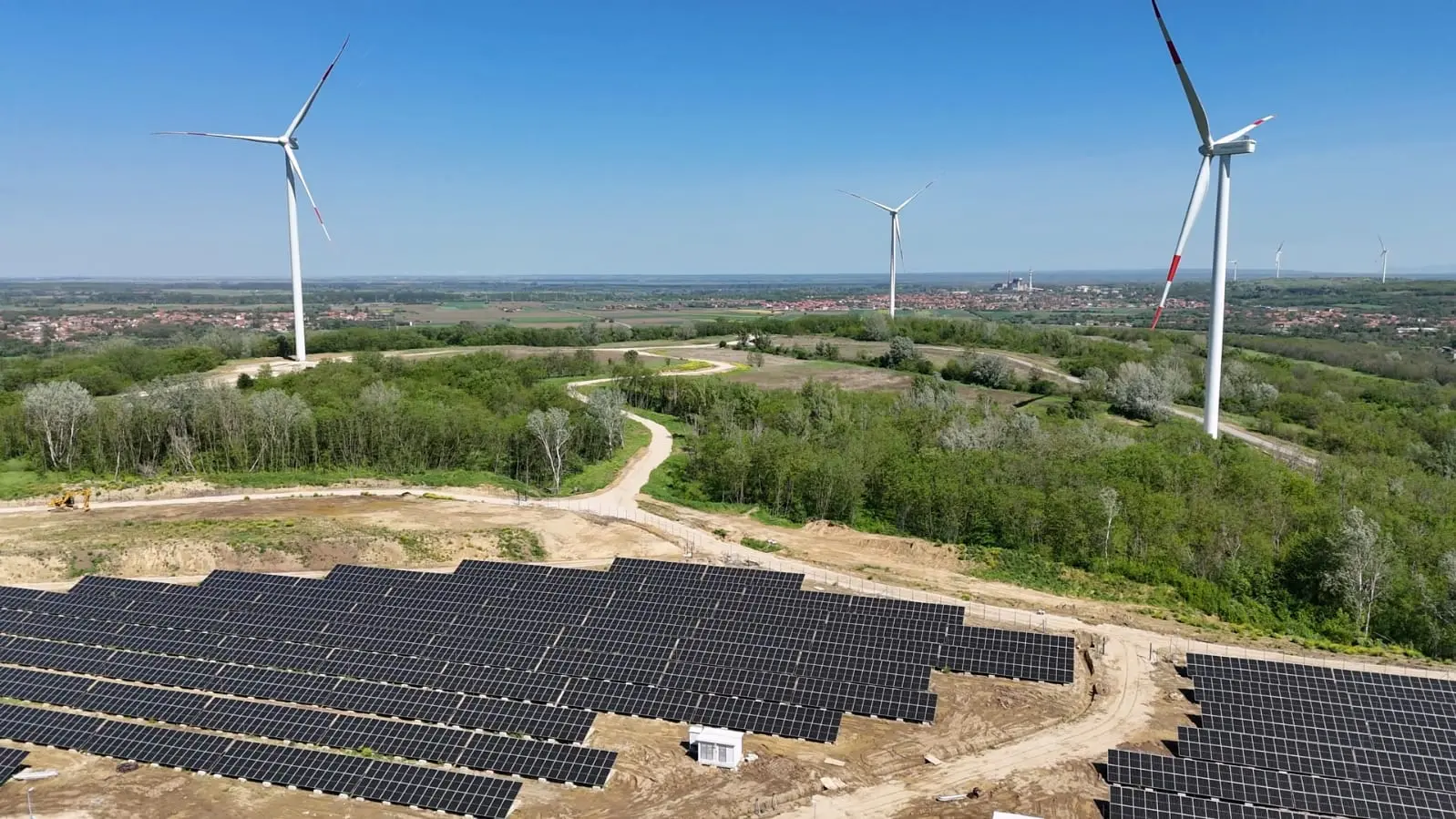 vetrenjače i solarni paneli u srbiji, vetropark, solarna elektrana, solarna vetro energija vetra, 4 maj 2025 - TANJUG EPS SLAĐAN BONDARENKO-68176f4e8181d.webp