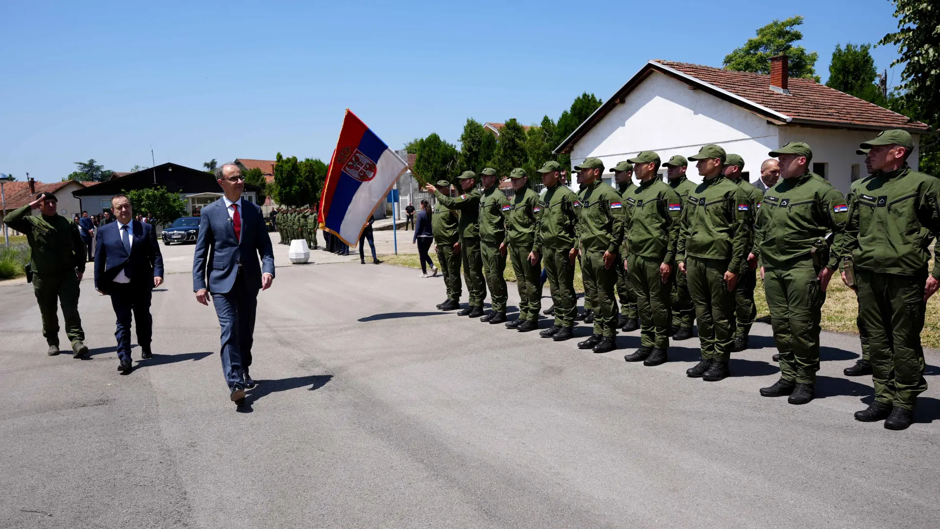 đuro macuti i ivica dačić u poseti odredu žandarmerije u aleksincu, aleksinac - 12 jun 2025 - TANJUG OMK MUP REPUBLIKE SRBIJE (1)-684ae70186bc5.webp