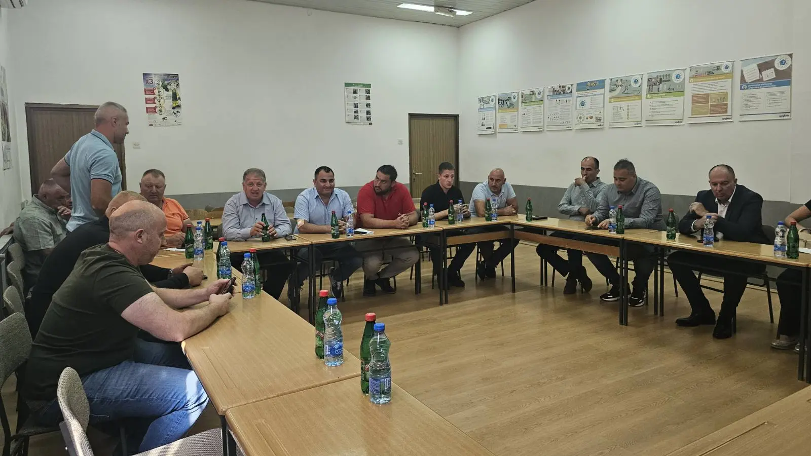 Tan2025-06-2215562999_7 sastanak ratari ministarstvo vodoprivrede poljoprivrede i sumarstva-6858137755203.webp