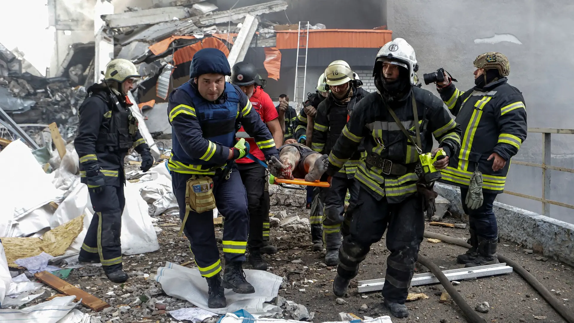 ruski napad na harkov, rat u ukrajini, ukrajina - 7 jun 2025 - Reuters-68469ce8abafd.webp