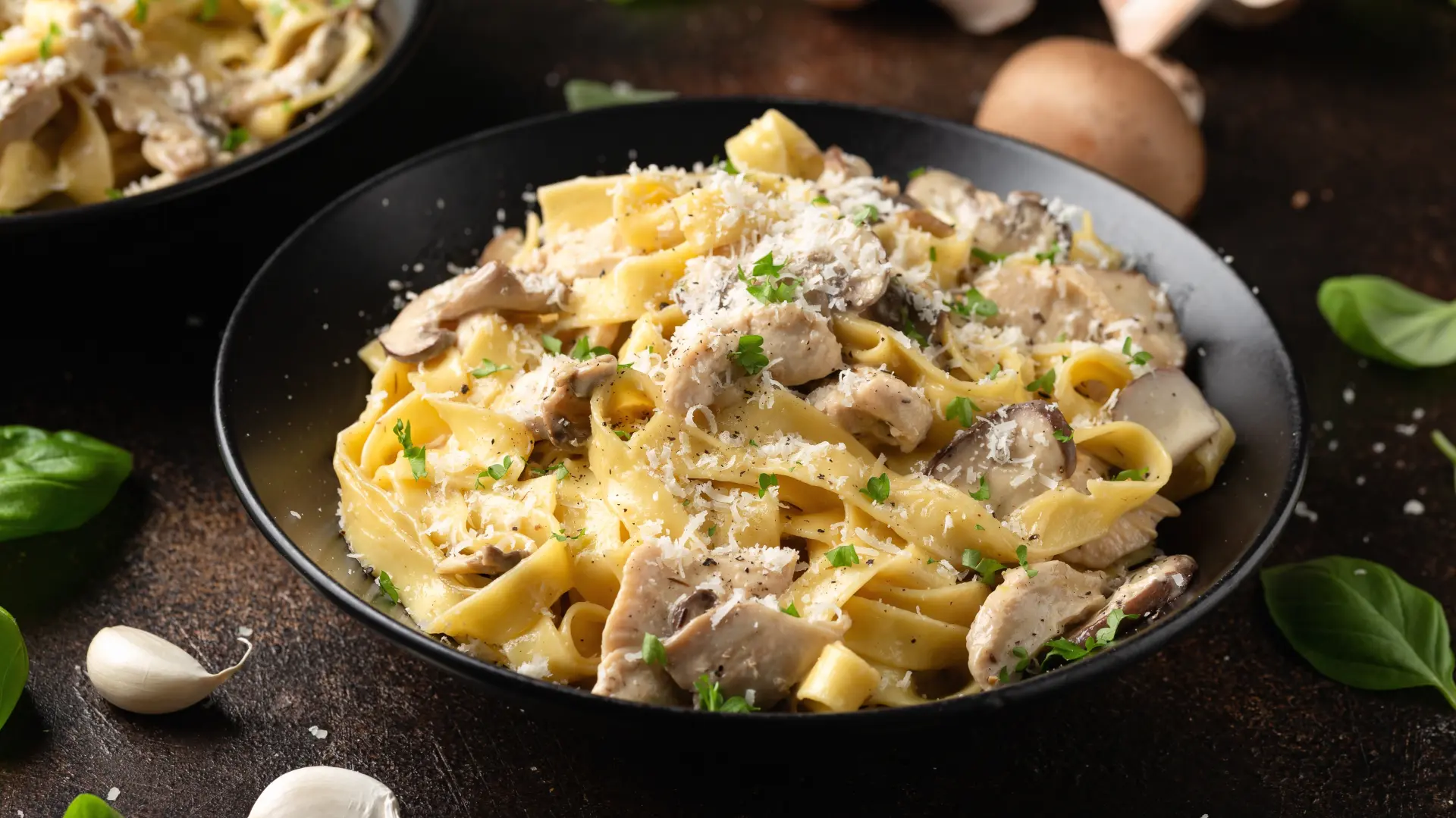 shutterstock_2228548909 alfredo pasta-684818f5d2b89.webp