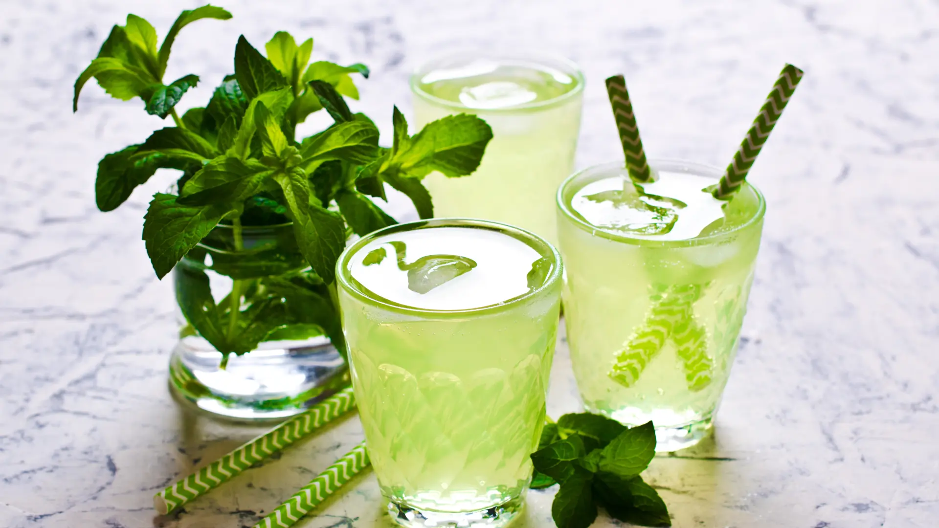 shutterstock_425640994 mint đus sok limunana limunada osveženje-68401977ab5e6.webp
