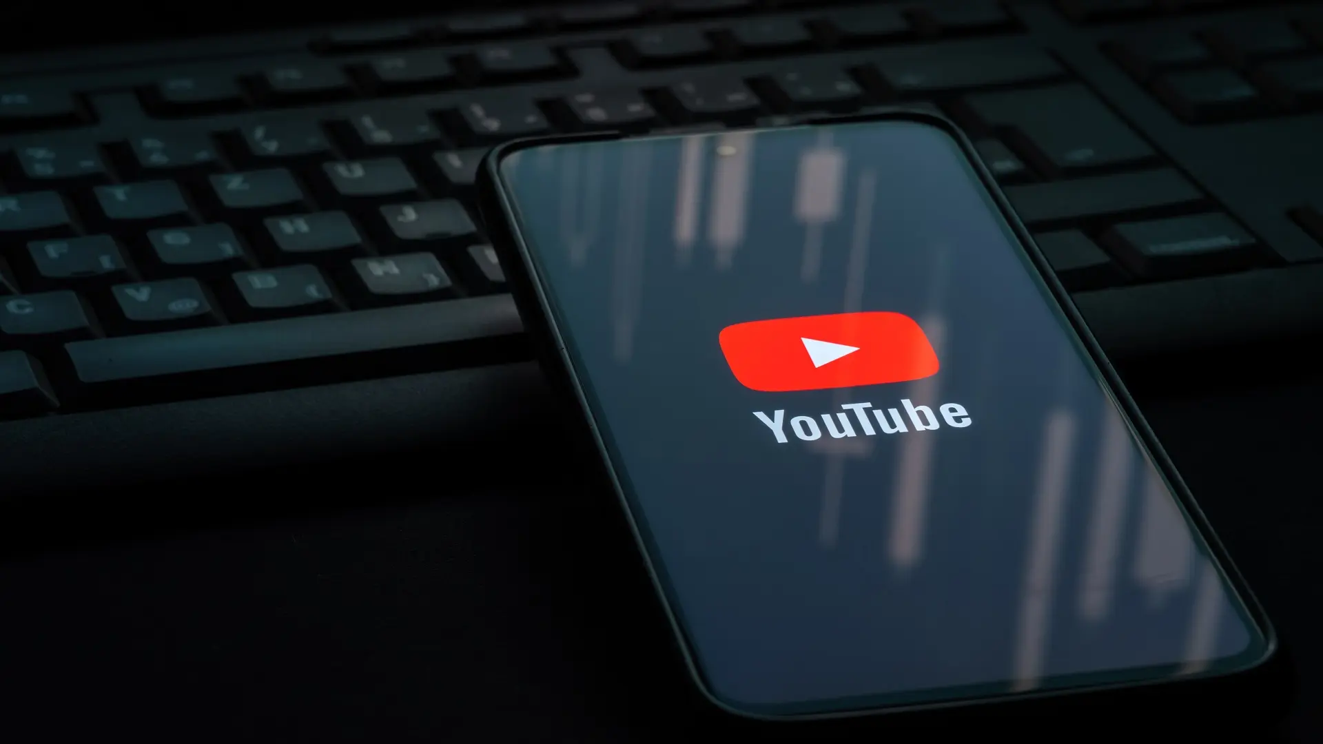youtube, YT - shutterstock_2298197585-68469f9d74f92.webp