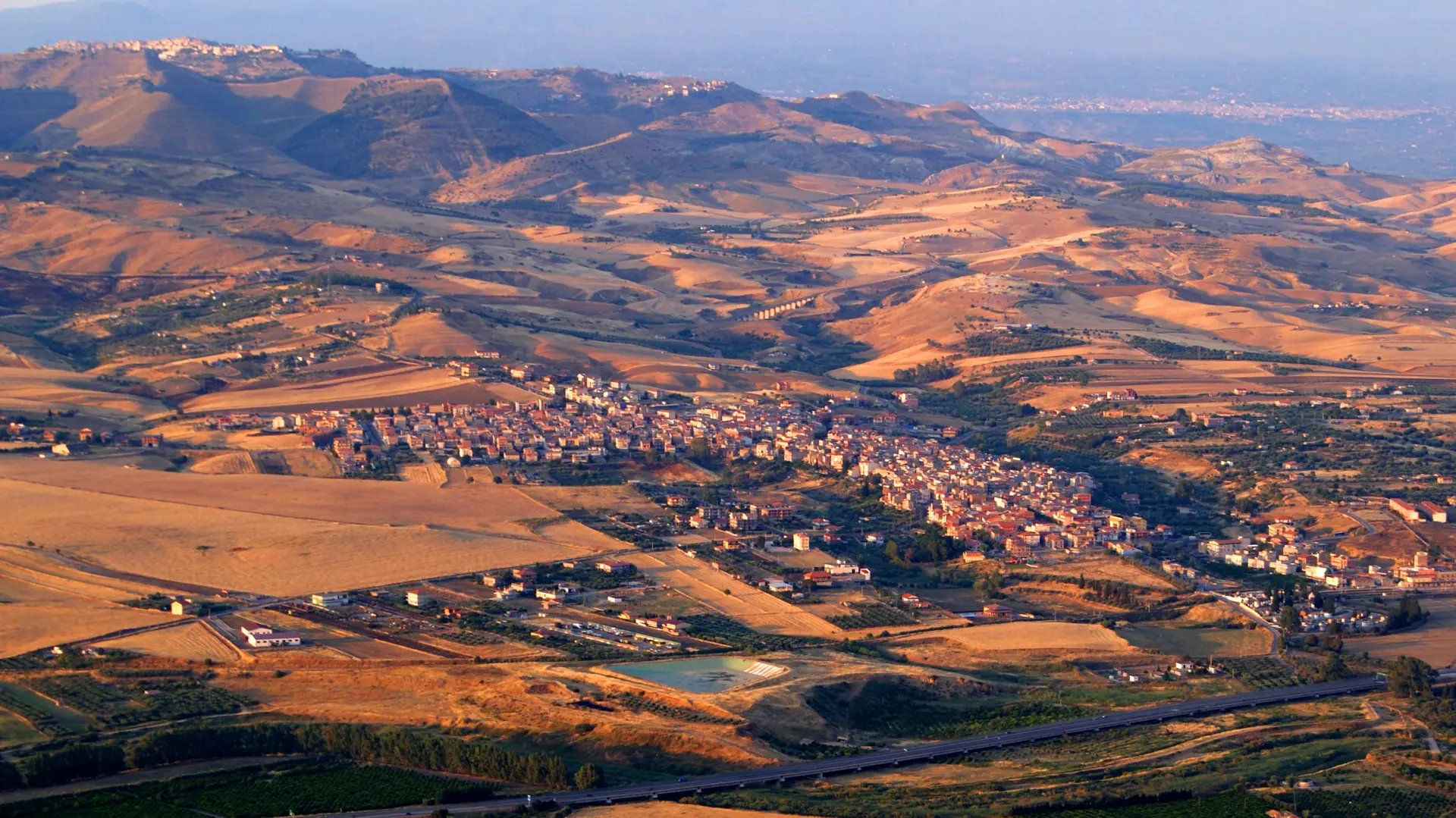 Katenanuova wikimedia-6880a2ea858f2.webp