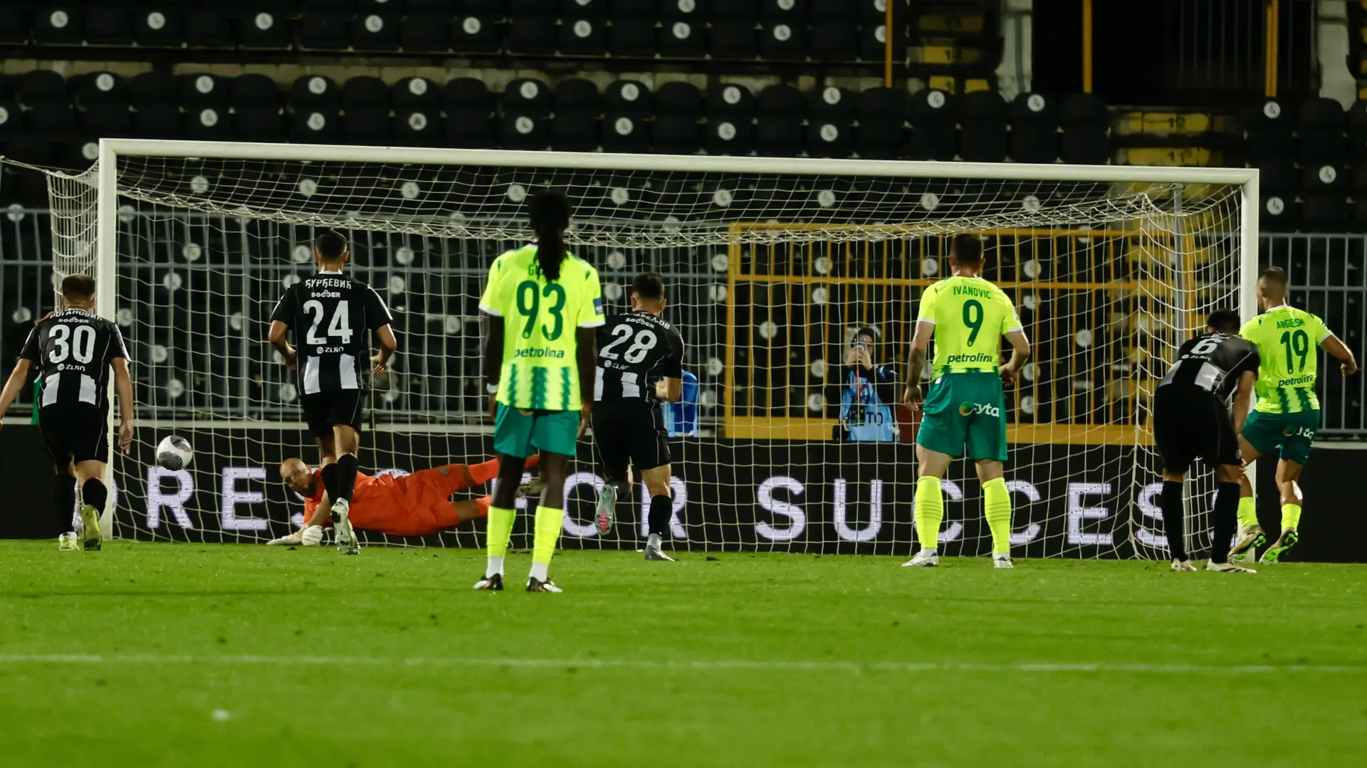 Tan2025-07-1723091902_9 partizan aek liga evrope 2025 marko djoković-687973899554f.webp