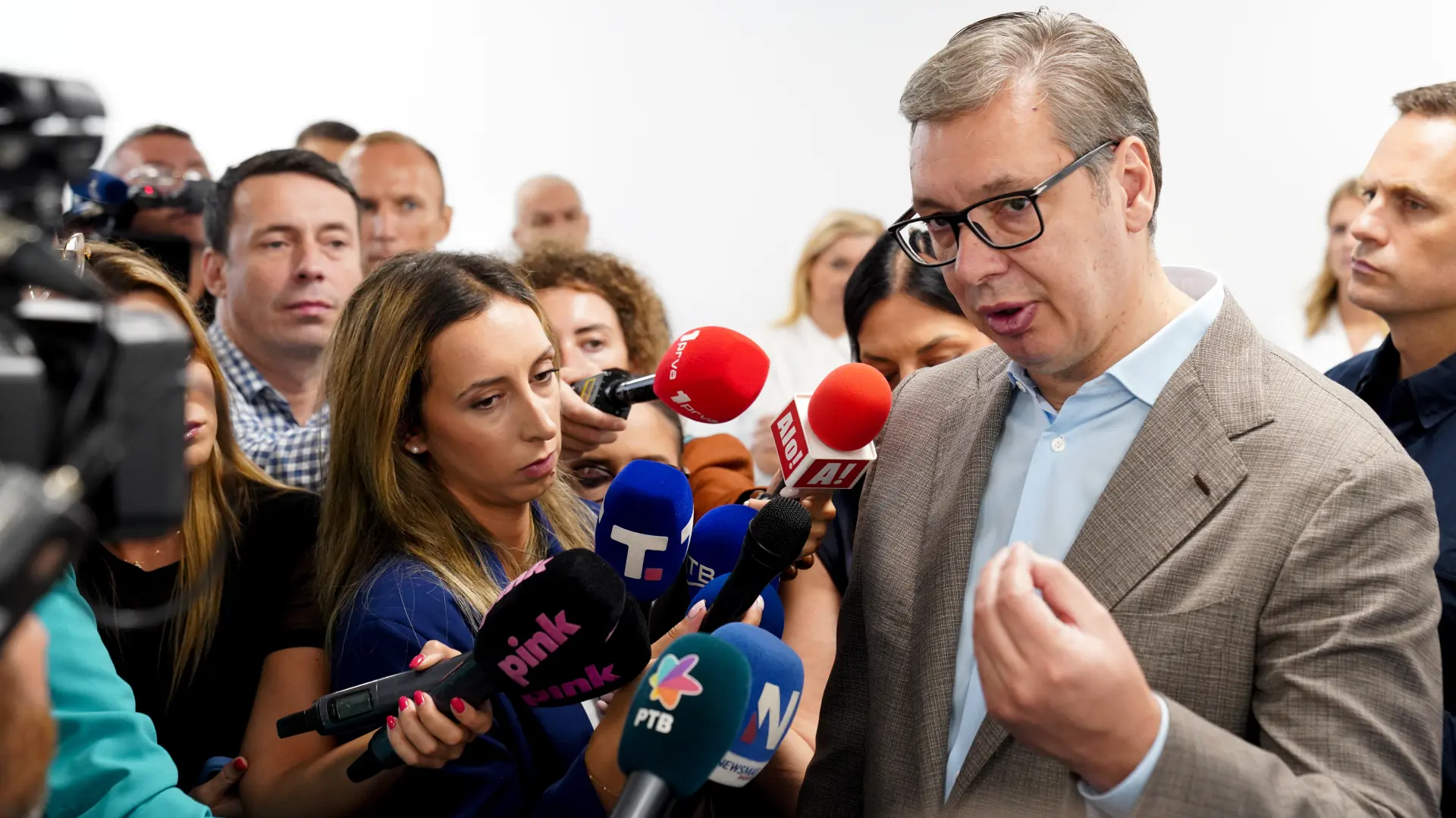 Tan2025-07-2710530845_6 aleksandar vuci jadranka ilić-68862cb3f31ba.webp