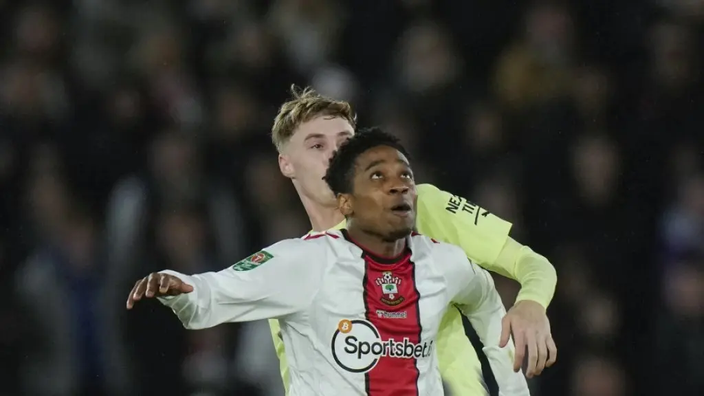 kajl voker piters AP Alastair Grant-687cb81c6bd42.webp