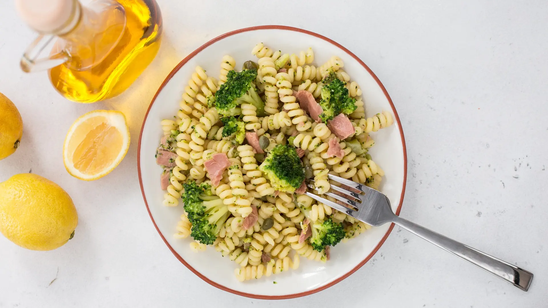 pasta fusili testenina sa tunjevinom i brokolijem -  shutterstock_1669149682-6868fd39b6b42.webp