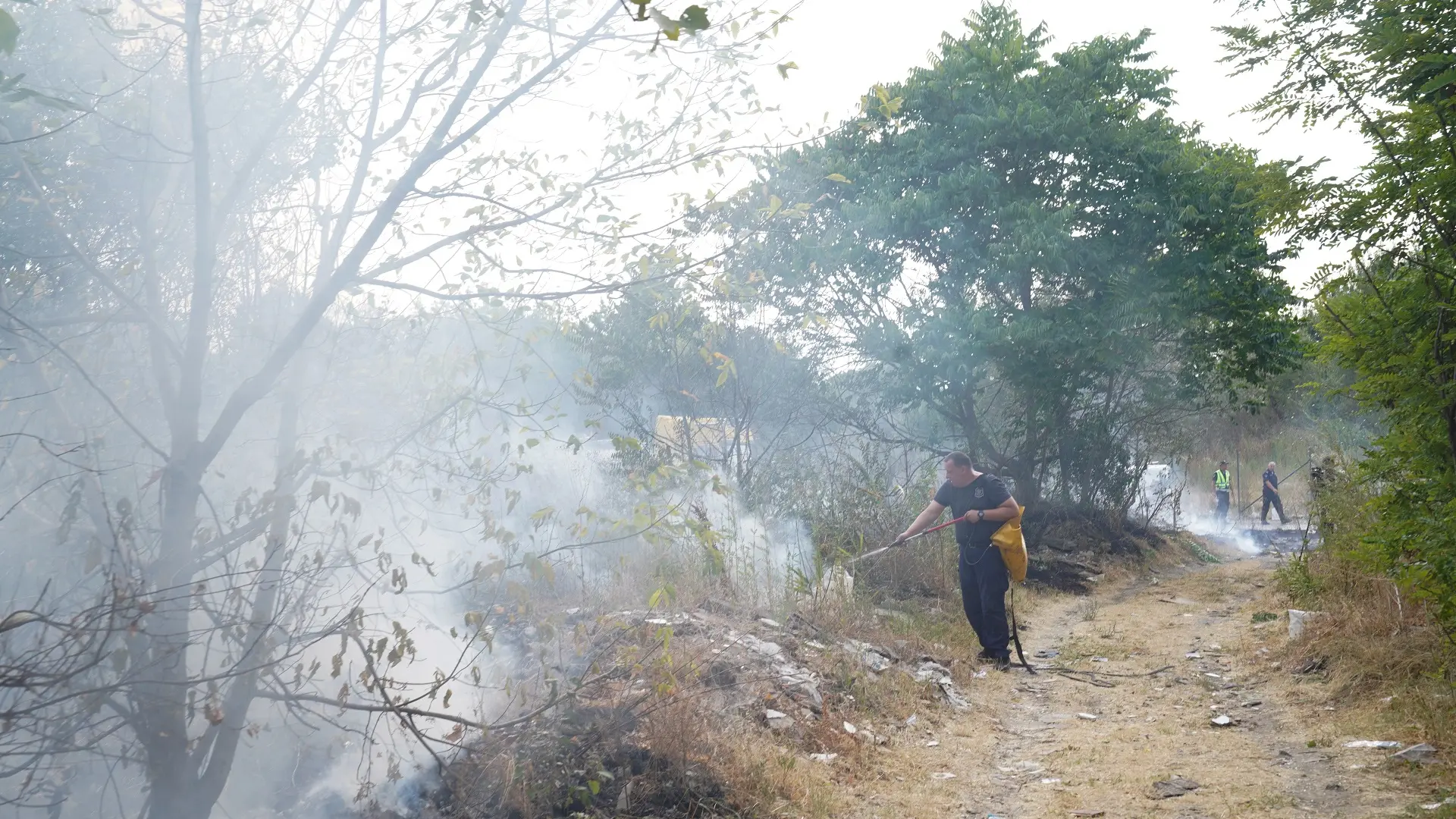 srpski beogradski vatrogasci, gašenje požara, požar na karaburmi, 7 jul 2025 - TANJUG MILOŠ MILIVOJEVIĆ (1)-686bf318b2489.webp