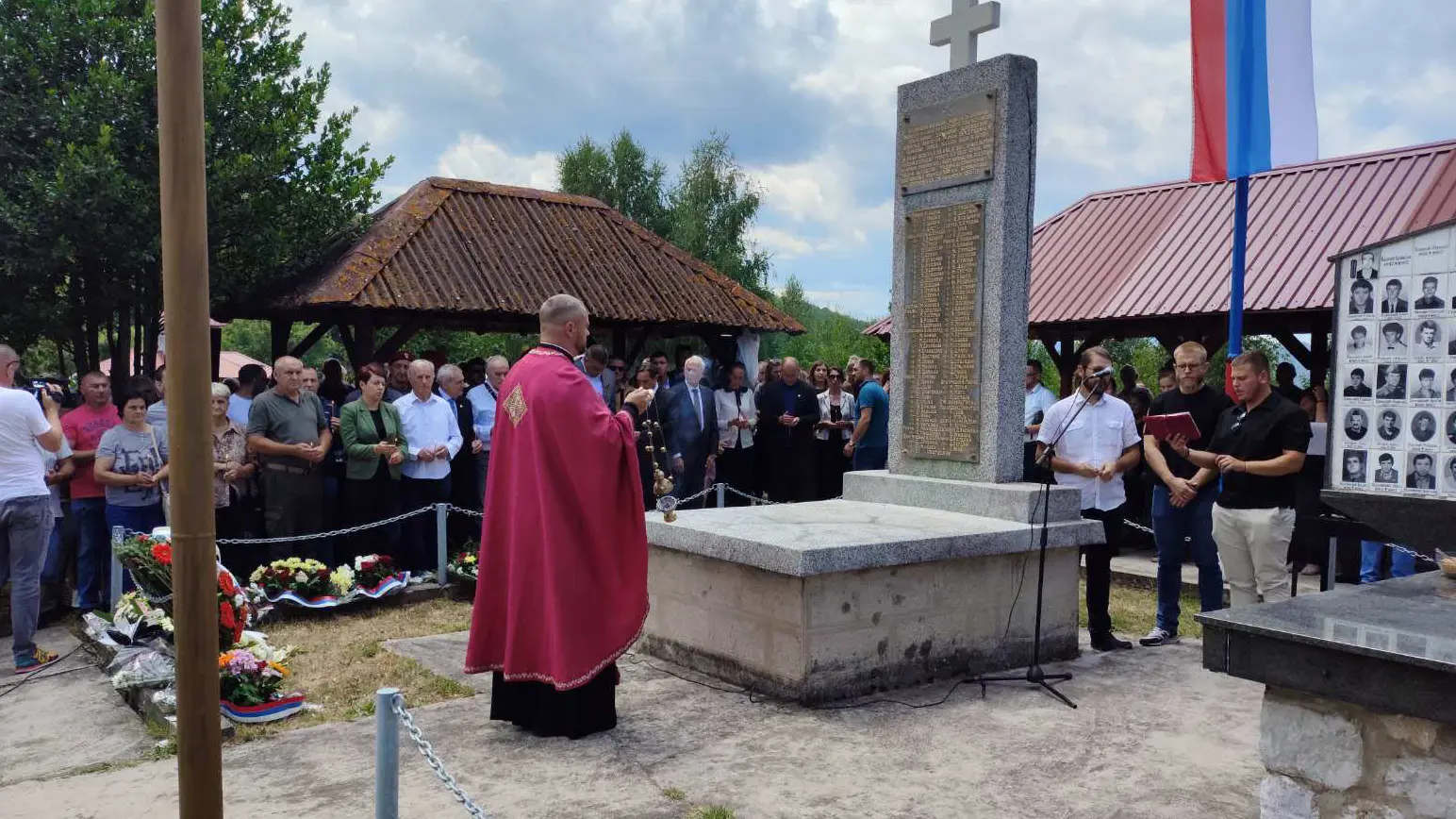 zalazaj srebrenica parastos ubijenisrpski civili TANJUG FOTO SRNA Miro Pejić-687250418ca18.webp