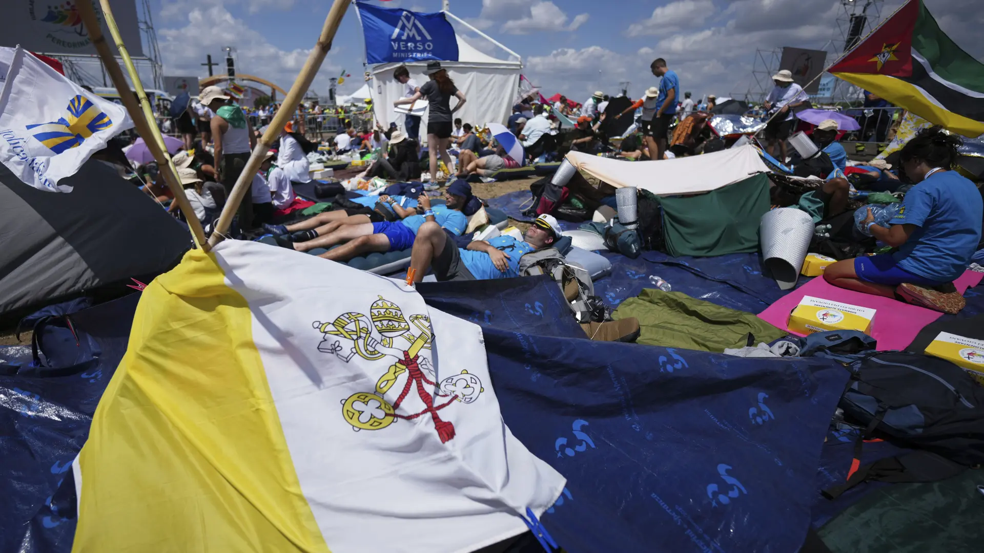 Tan2025-08-0214072891_8 mladi katolici rim AP PhotoAndrew Medichini-688e41c9ade26.webp