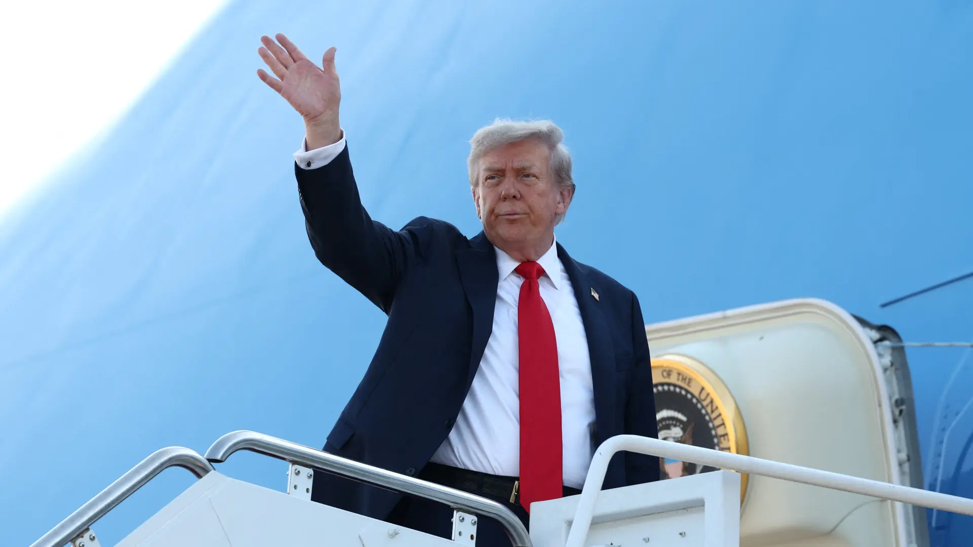 donald tramp reuters (2)-689f22111ff68.webp
