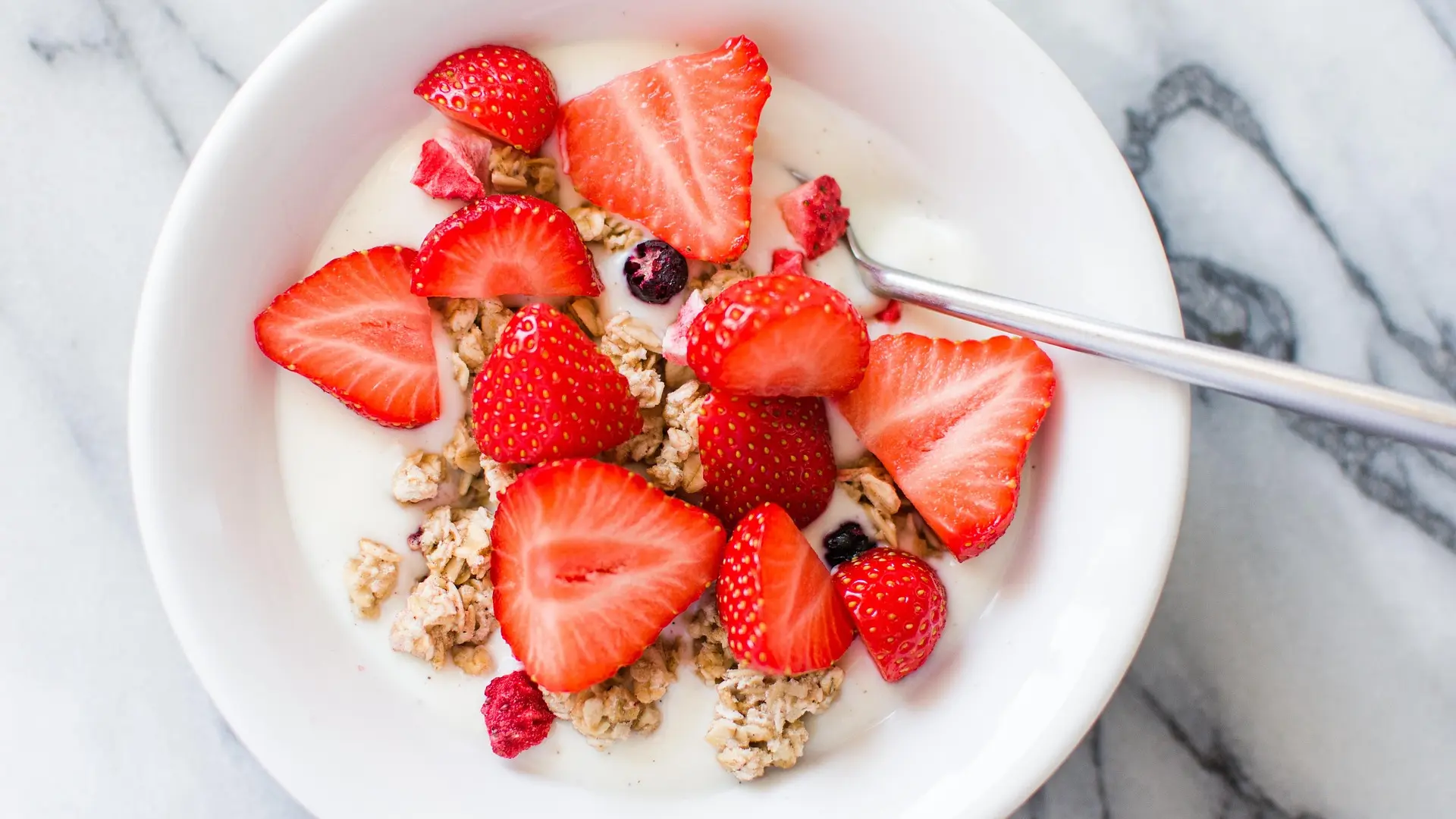 jagode granola žitarice doručak pixabay-689dc07212583.webp