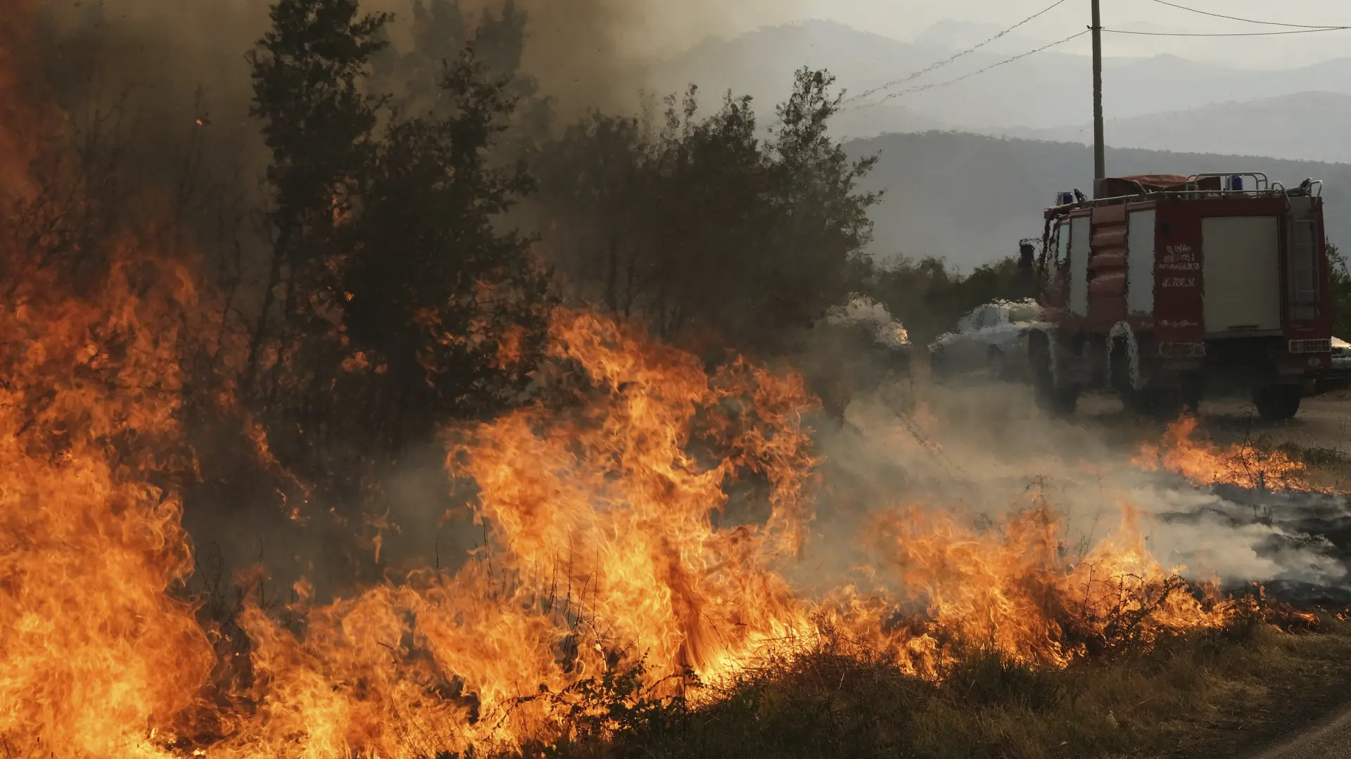 požar požari u crnoj gori kraj podgorice, avgust 2025 - AP Photo Risto Bozovic-689e42f1ee9fb.webp