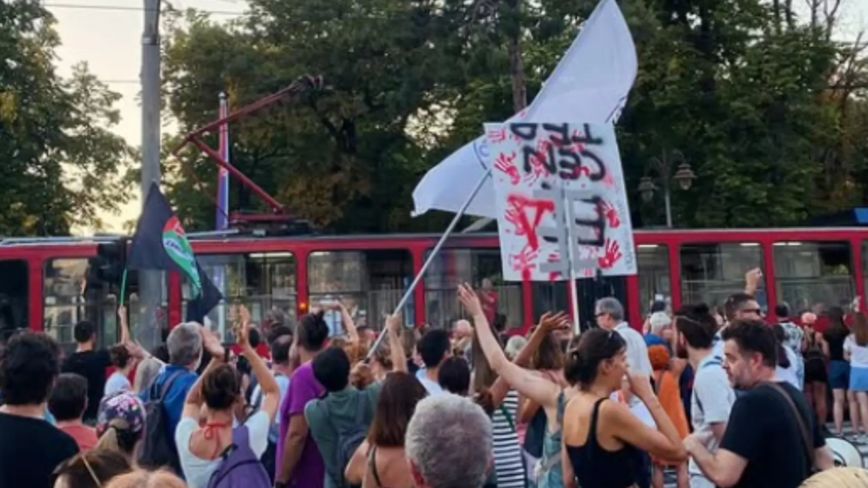 protest krug dvojke instagram@palilulskizborcentar-6898e3e654240.webp