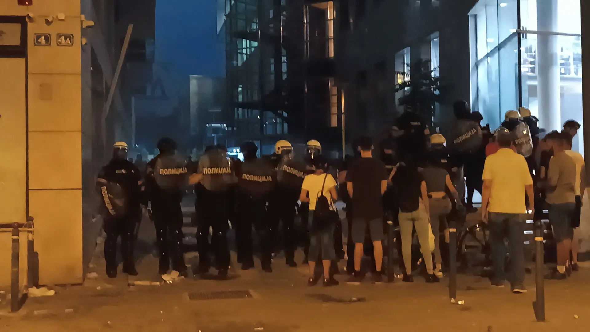 protest prostorije sns novi sad TANJUG SAŠKA DROBNJAK-689ceb4f931b9.webp