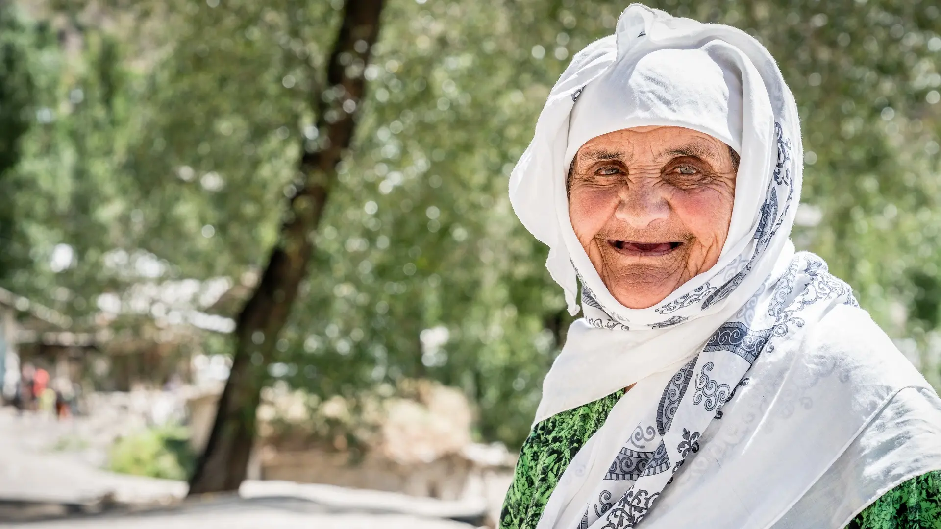 tadžikistan, tadžici, tadžikistanka - shutterstock_2127030659-6899b0d0870a4.webp