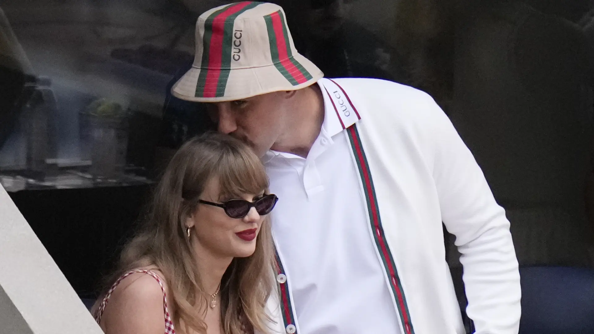 tejlor svift, trevis kelsi - 8 sept 2024 - Tanjug AP Photo Frank Franklin II, File-68ae1780e7358.webp