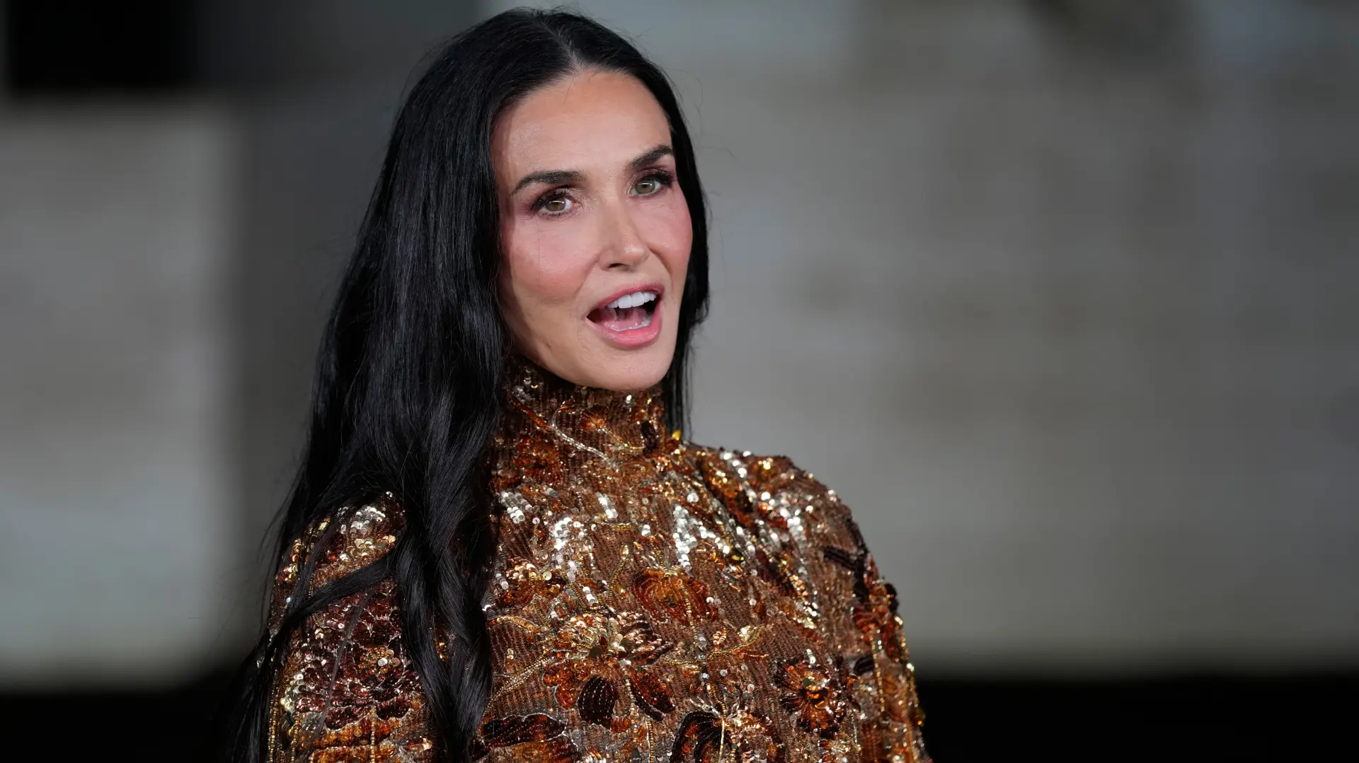 AP PhotoLuca Bruno demi mur-68d3d19c55562.webp