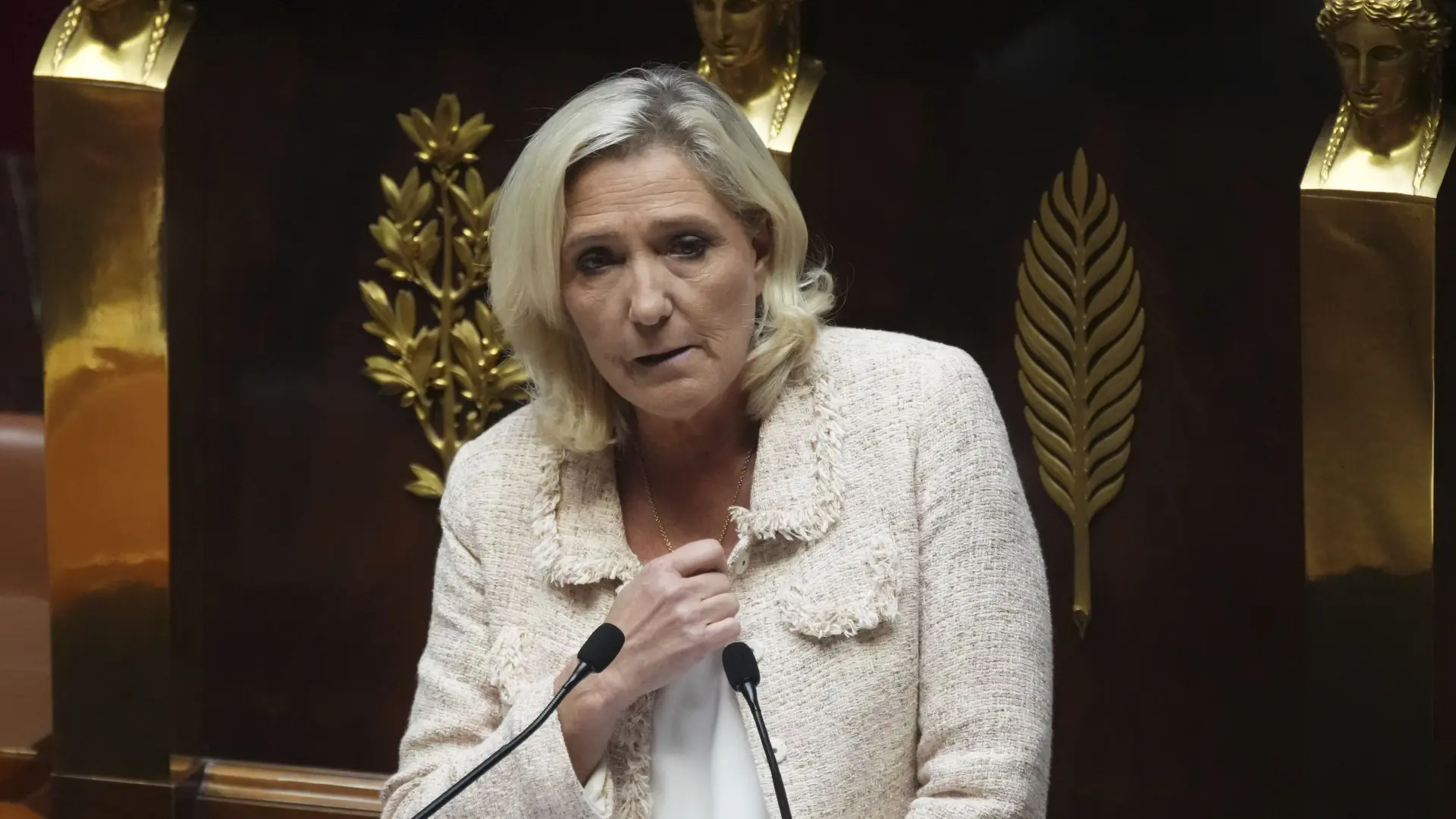 Tan2025-09-0913562055_4 marin le pen AP PhotoChristophe Ena-68c9751ac1348.webp