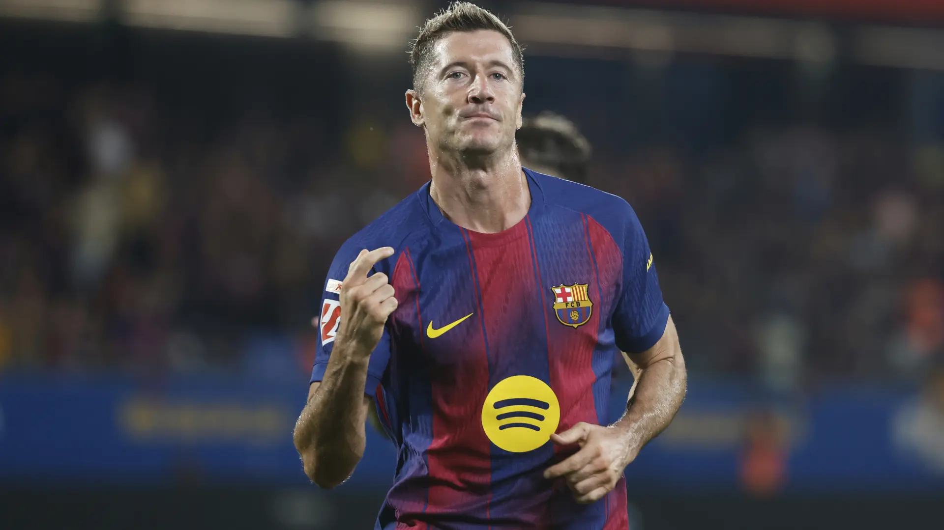 Tan2025-09-1422440701_2 robert levandovski AP PhotoJoan Monfort-68c95a54af423.webp