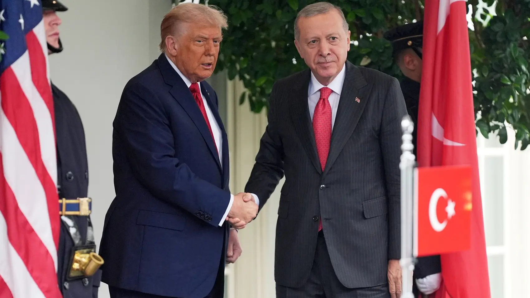donald tramp, redžep tajip erdogan - AP Photo Evan Vucci - AP25268592667156-68d572946db09.webp