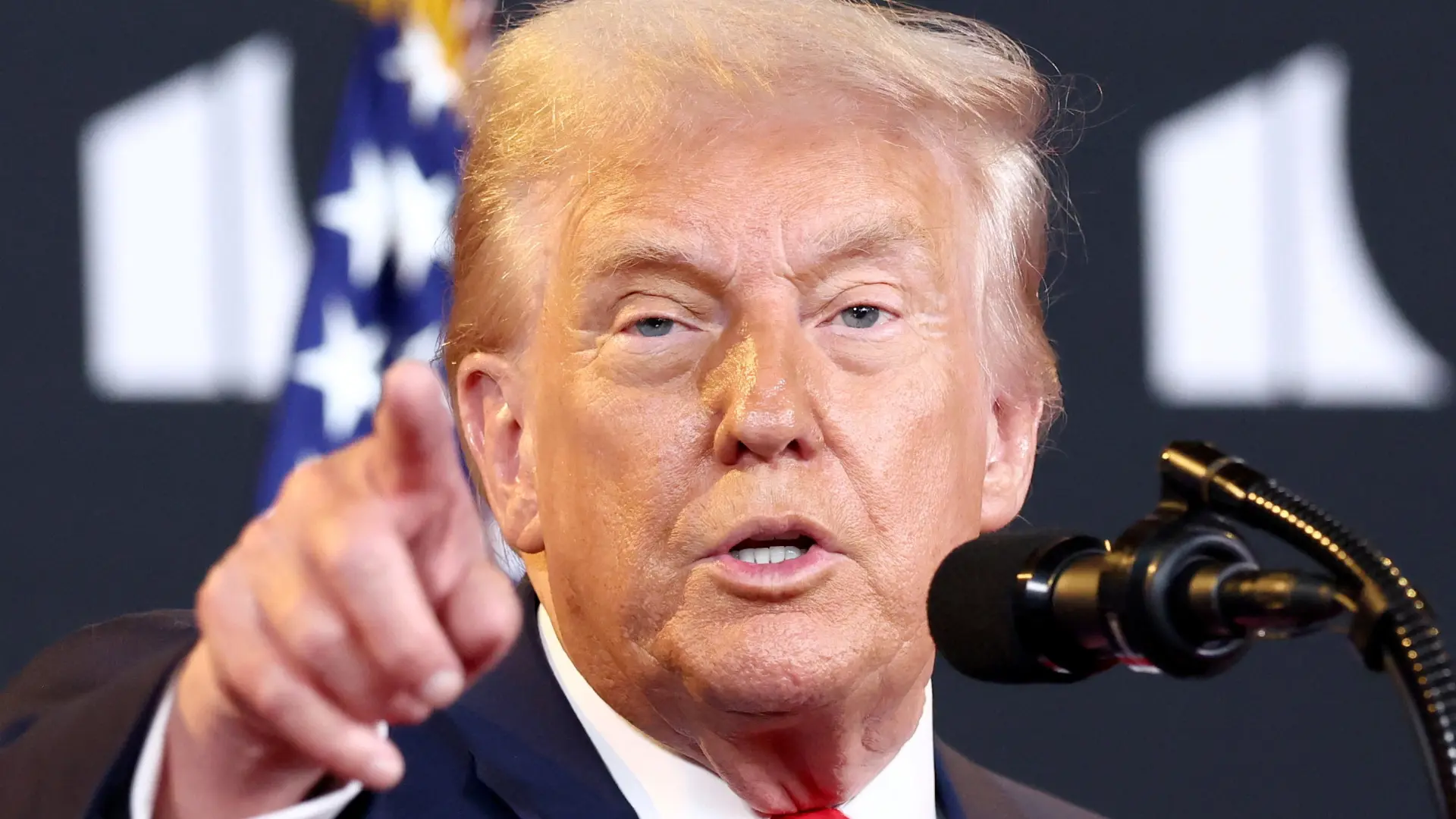 donald tramp, reuters-68c29ad83baab.webp