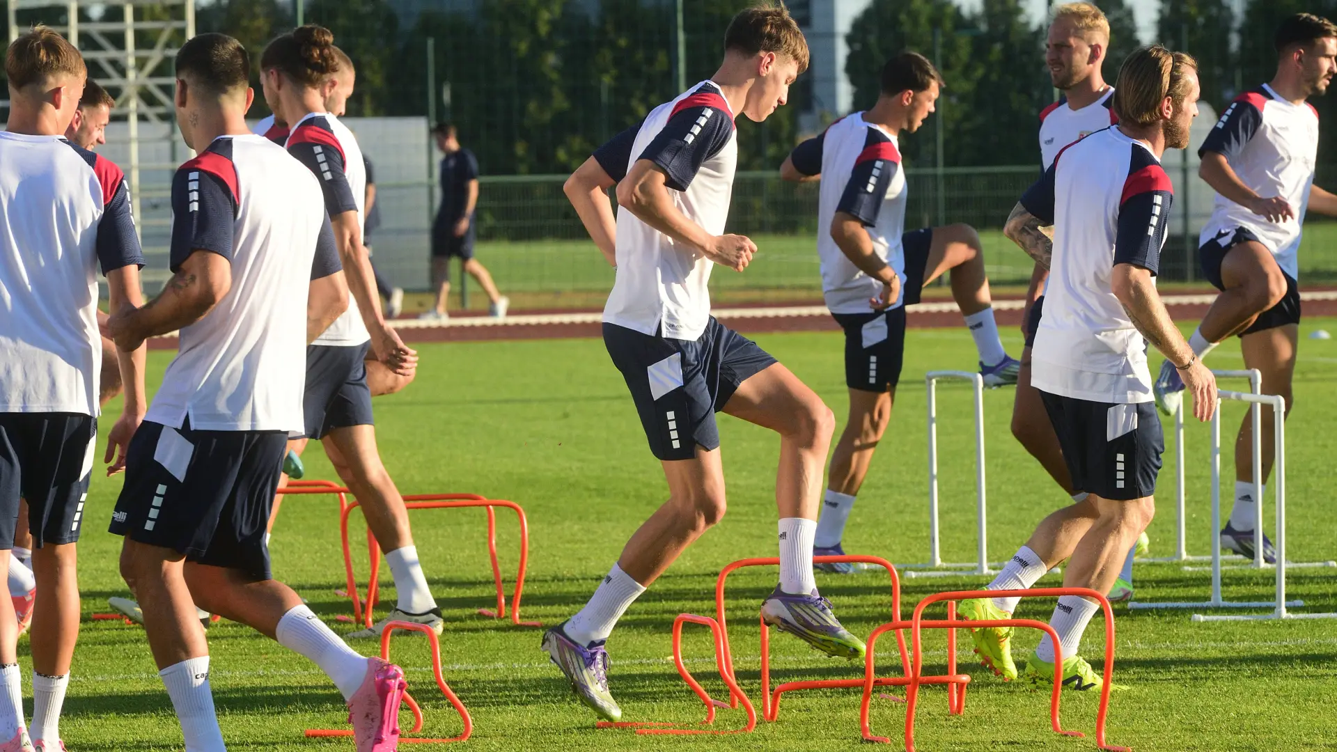 fudbaleri srbije odradili trening u staroj pazovi, stara pazova, fudbalska reprezentacija srbije, orlovi, Dusan Milenkovic ATAImages 01, septembar 2025-68b5e32884b3c.webp
