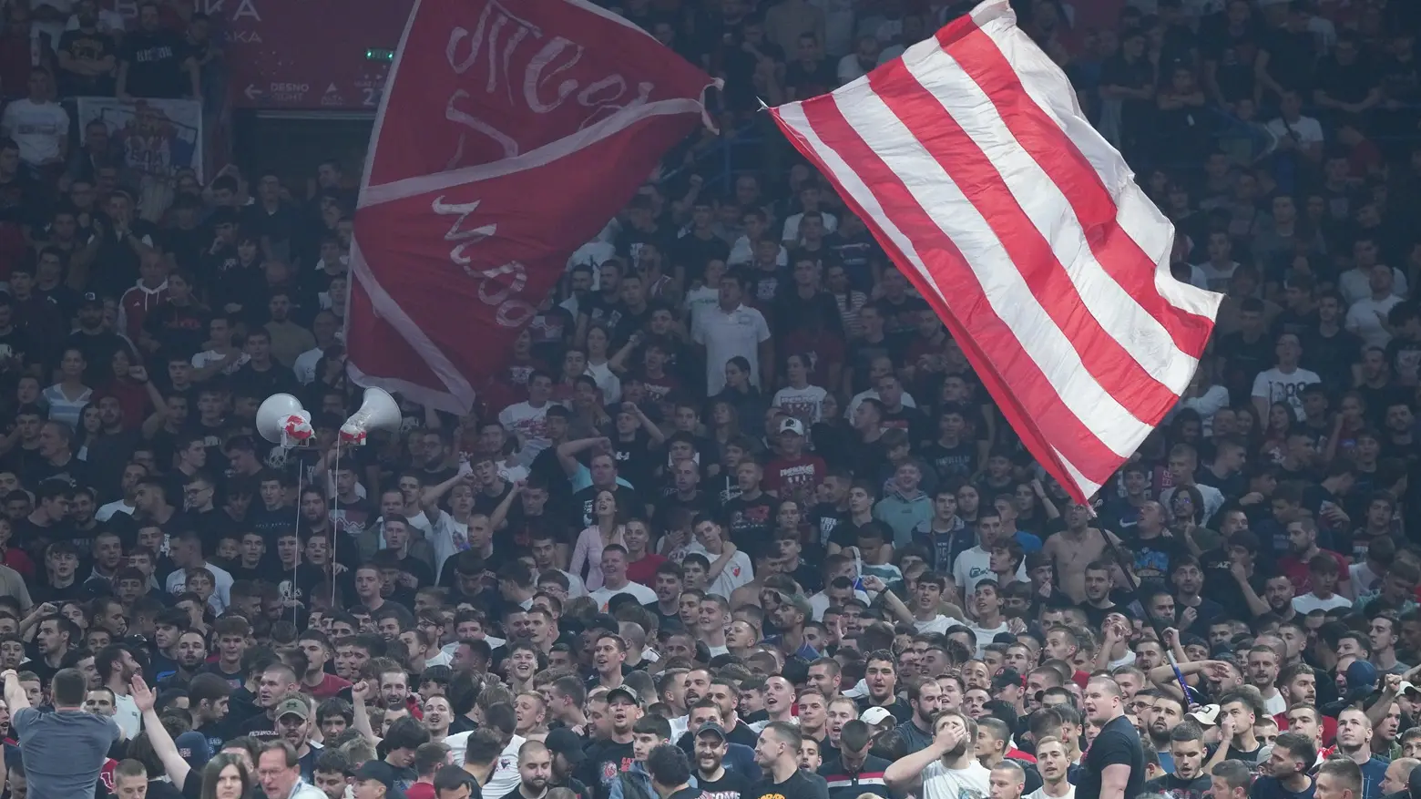 košarka, kk crvena zvezda olimpija milano, navijači košarkaša zvezde delije -  30 sept 2025 - TANJUG MILOŠ MILIVOJEVIĆ (3)-68dc3062db68c.webp