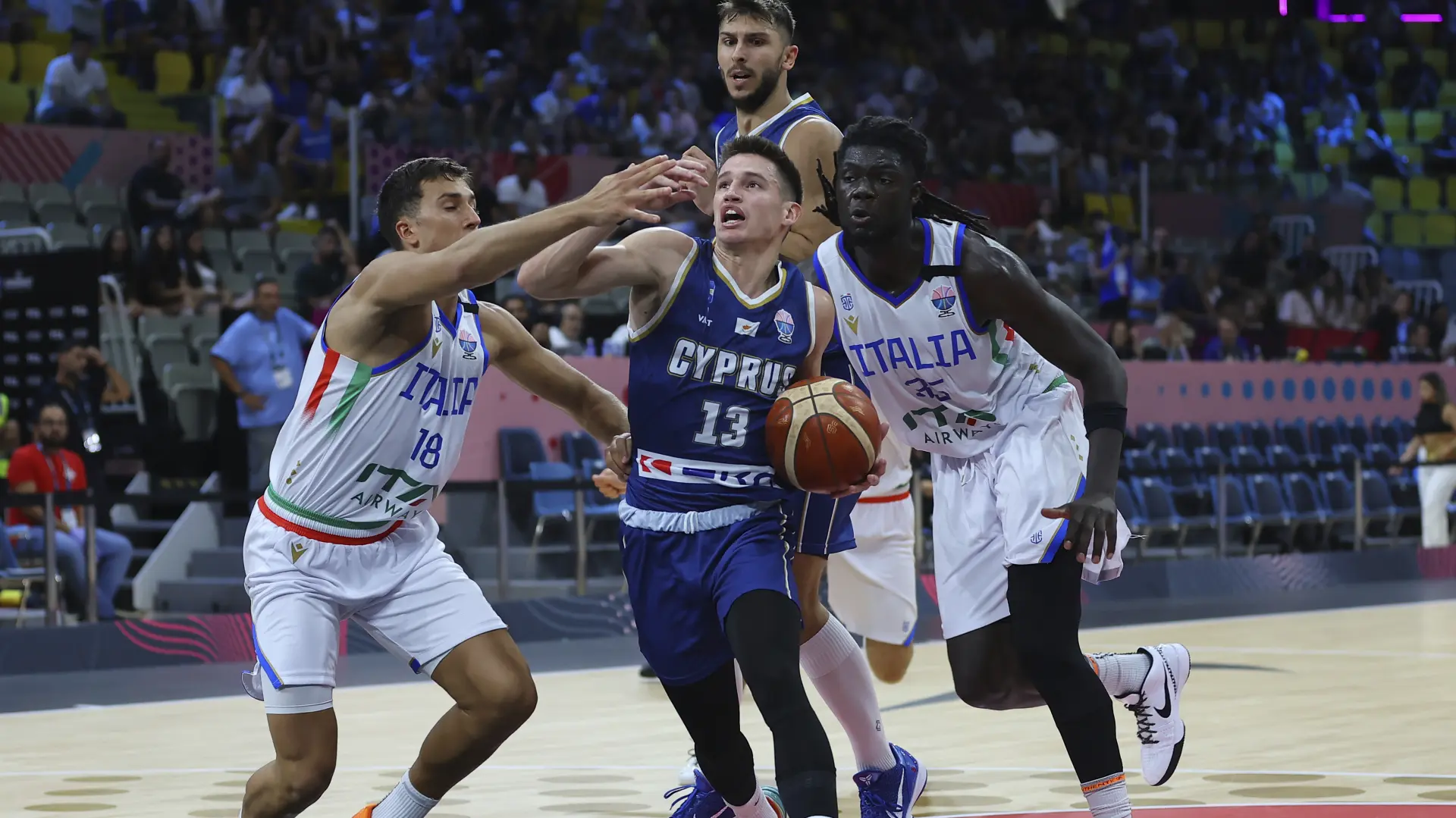 košarkaši italije košarkaši kipar ep u košarci evrobasket tanjug AP PhotoSakis Savvides)-68b9ceaf701b5.webp