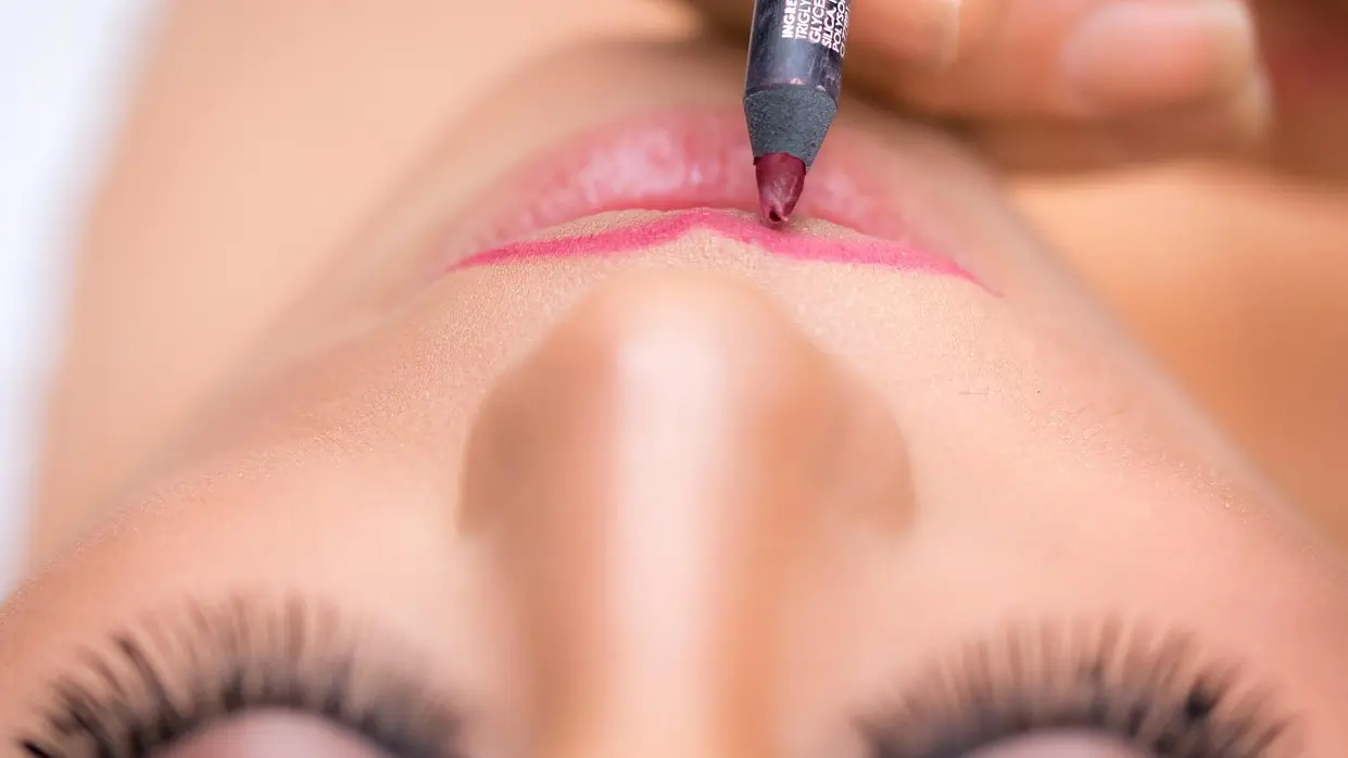 lipstick-1942173_1280 šminkanje, karmin, mejkap-68c7f76361379.webp