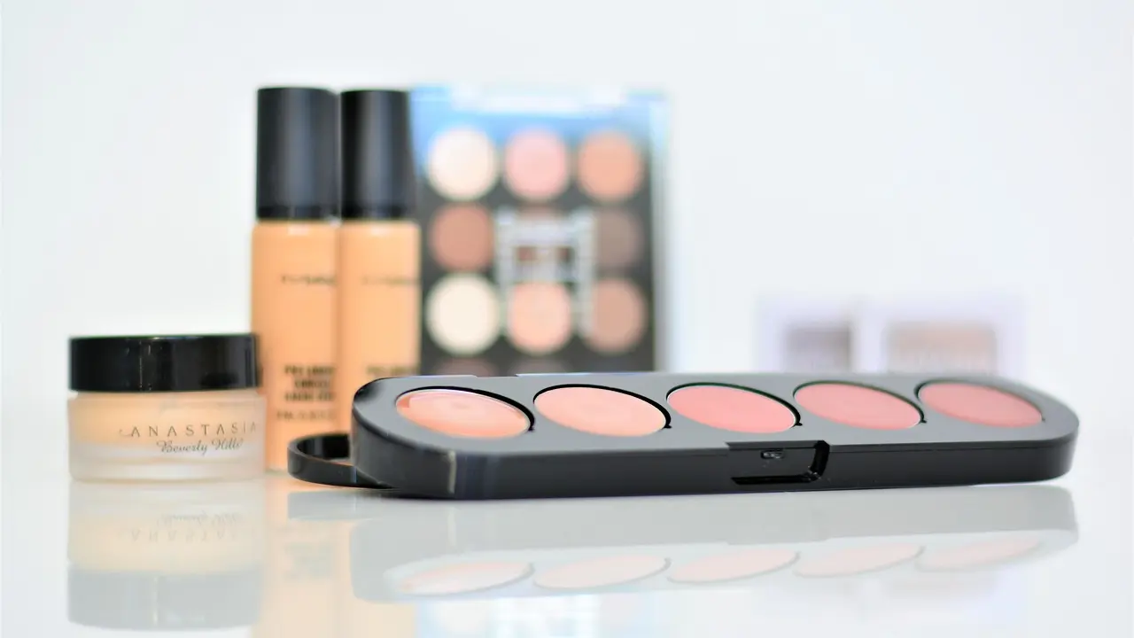 makeup-5643868_1280 šminka, kozmetika, kozmetički proizvodi-68c94c11c08c7.webp