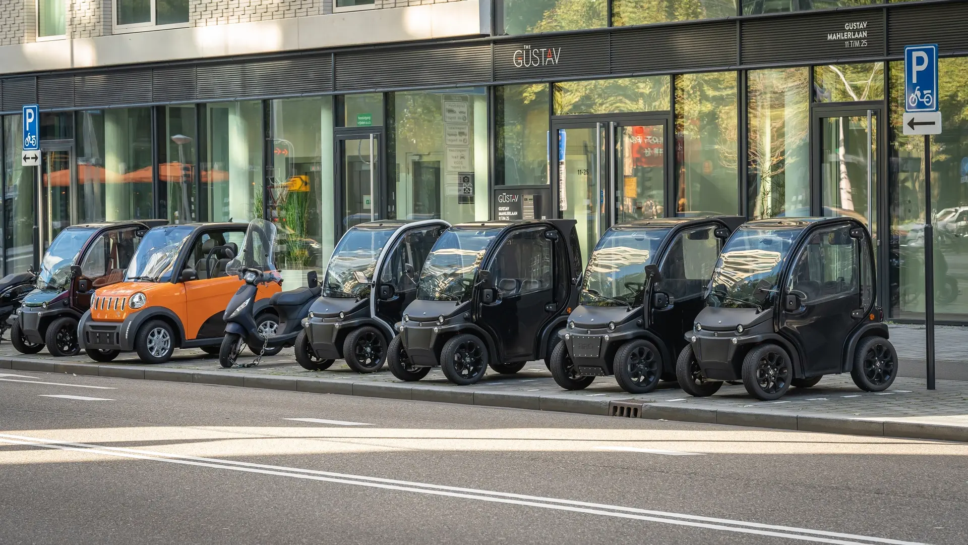 mikroautomobili, amsterdam, holandija - shutterstock_2211133571-68d68b34ee7b1.webp